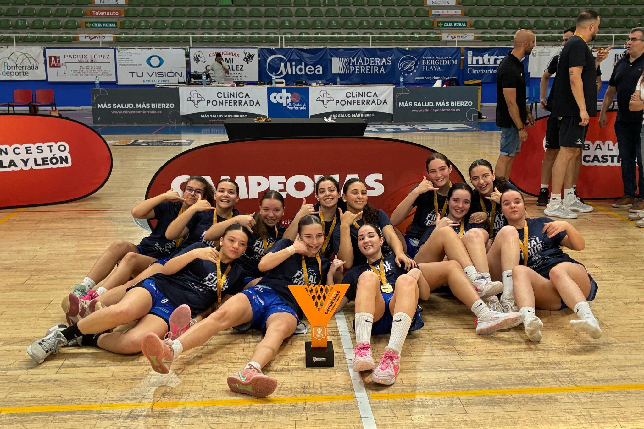 El Rosita Milagros SDP se hizo con la F4 Cadete Femenina de 2.ª División. CLINICA PONFERRADA SDP