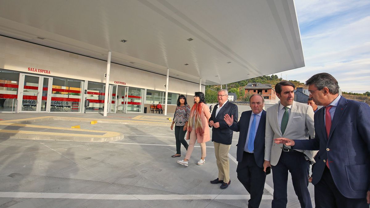Inauguración de la nueva estación de autobuses de Bembibre. | CÉSAR SÁNCHEZ (ICAL)