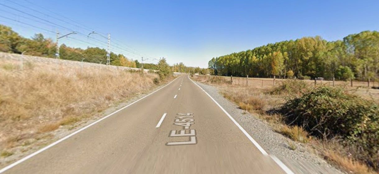 Cuatro personas resultaron heridas este lunes por la tarde en una colisión por alcance entre dos turismos registrada en la carretera LE 4514. | L.N.C.