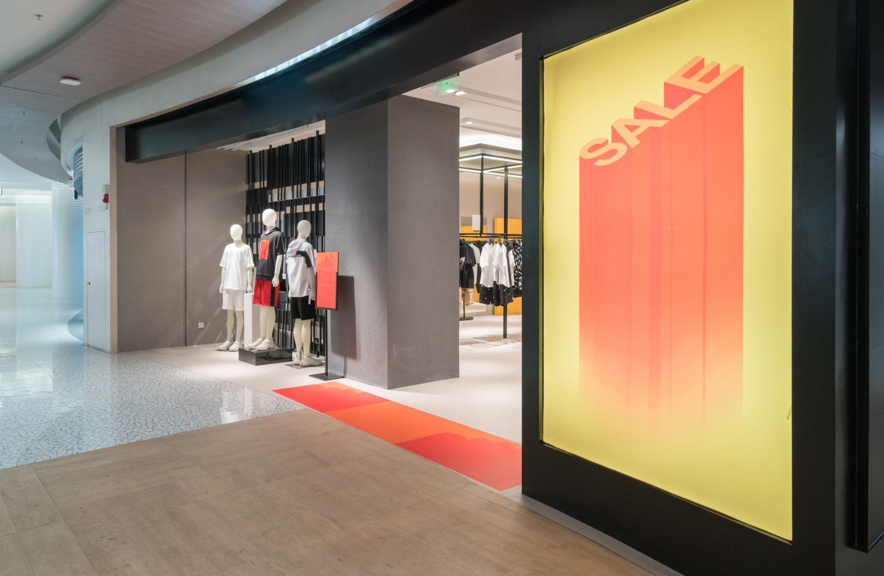 Las pantallas LED ganan presencia en los escaparates.