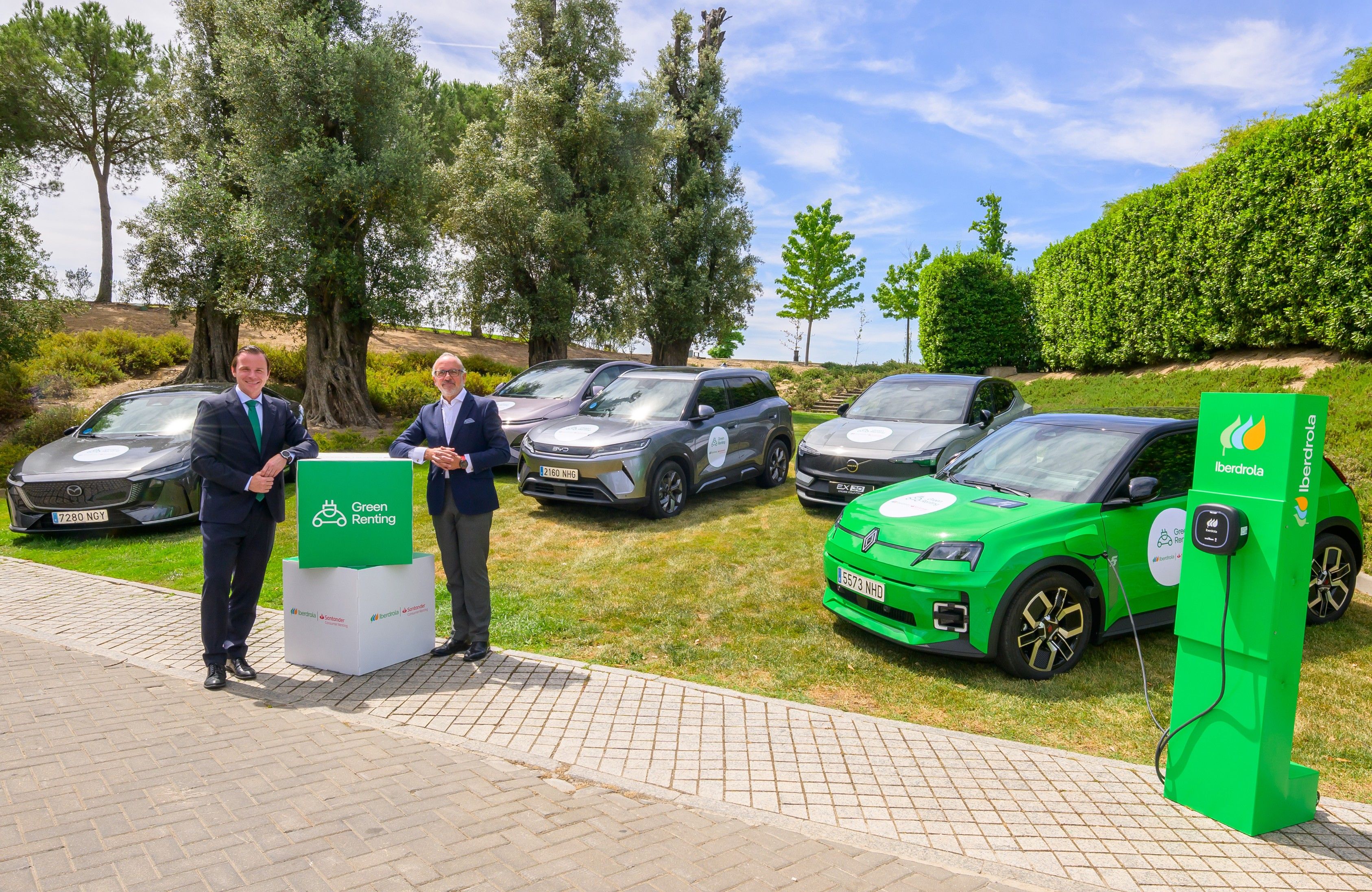 Luis Buil, director de Smart Mobility de Iberdrola y Fernando Jáñez, director general de Santander Consumer Bank España. Luis Buil, director de Smart Mobility de Iberdrola y Fernando Jáñez, director general de Santander Consumer Bank España.