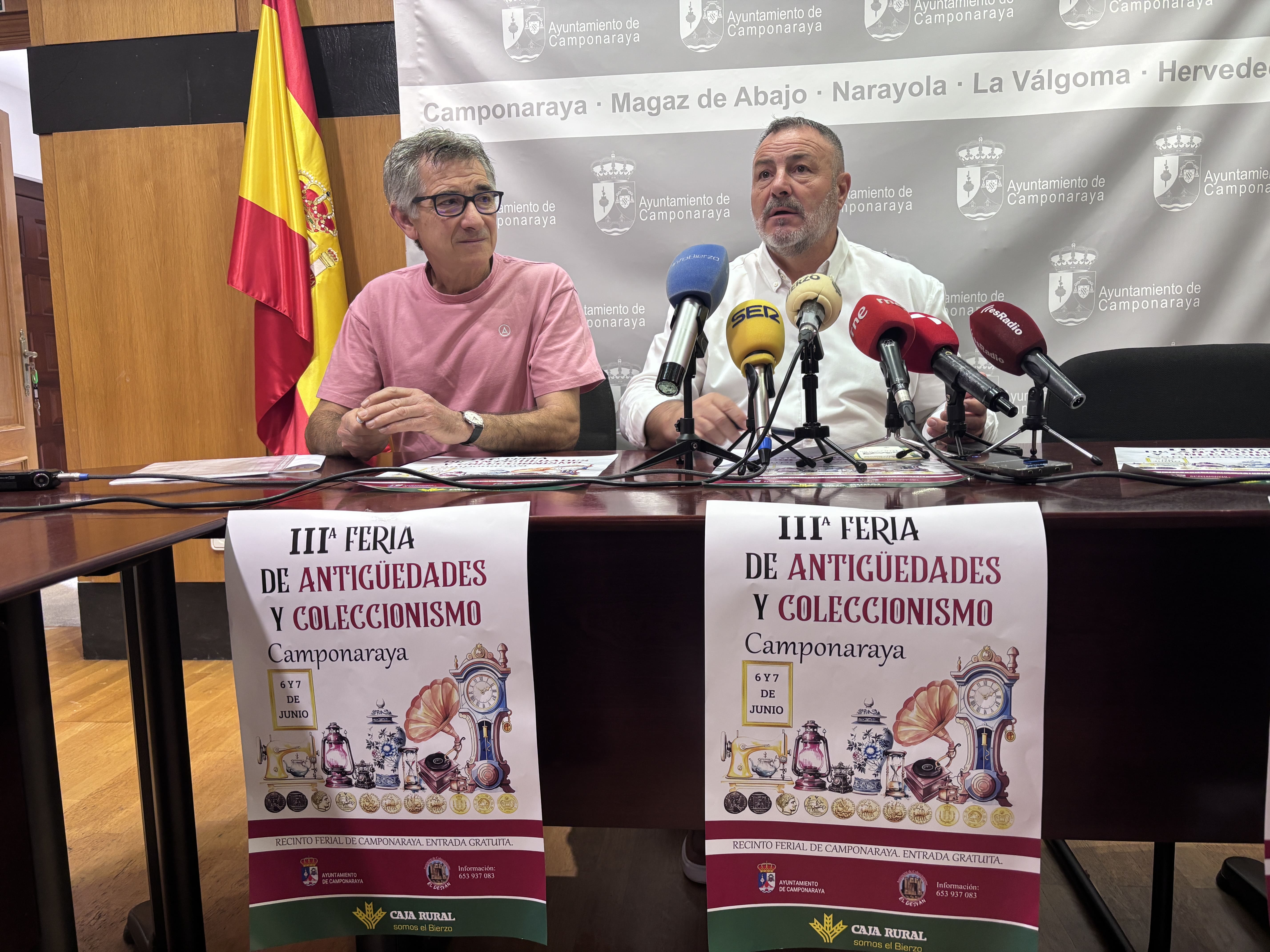 Presentación de la III Feria de Antigüedades y Coleccionismo de Camponaraya. | JAVIER FERNÁNDEZ Presentación de la III Feria de Antigüedades y Coleccionismo de Camponaraya. | JAVIER FERNÁNDEZ