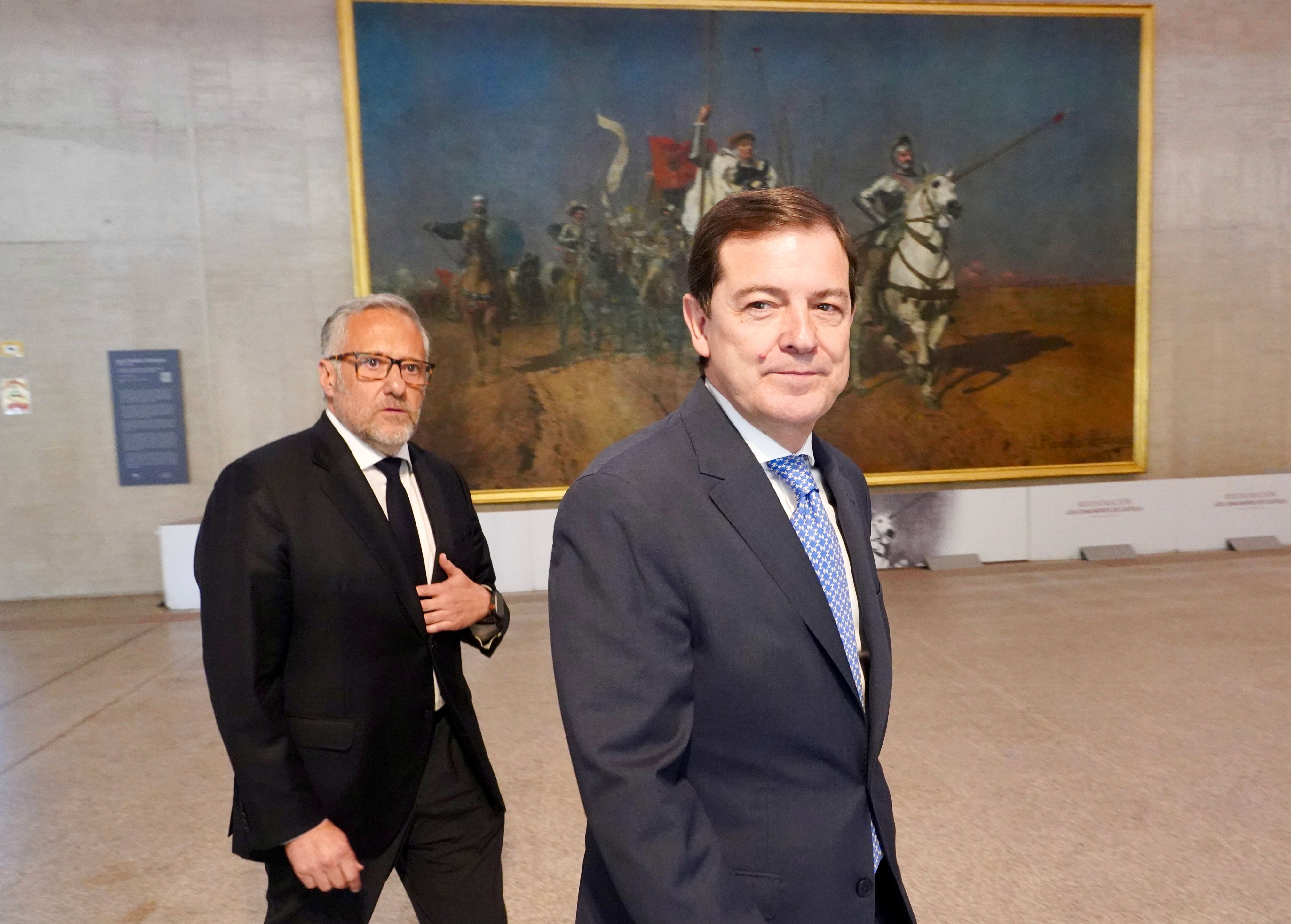 El presidente en funciones de la Junta, Alfonso Fernández Mañueco, y el portavoz de Vox en las Cortes de Castilla y León, el leonés Carlos Pollán. | ICAL El presidente en funciones de la Junta, Alfonso Fernández Mañueco, y el portavoz de Vox en las Cortes de Castilla y León, el leonés Carlos Pollán. | ICAL