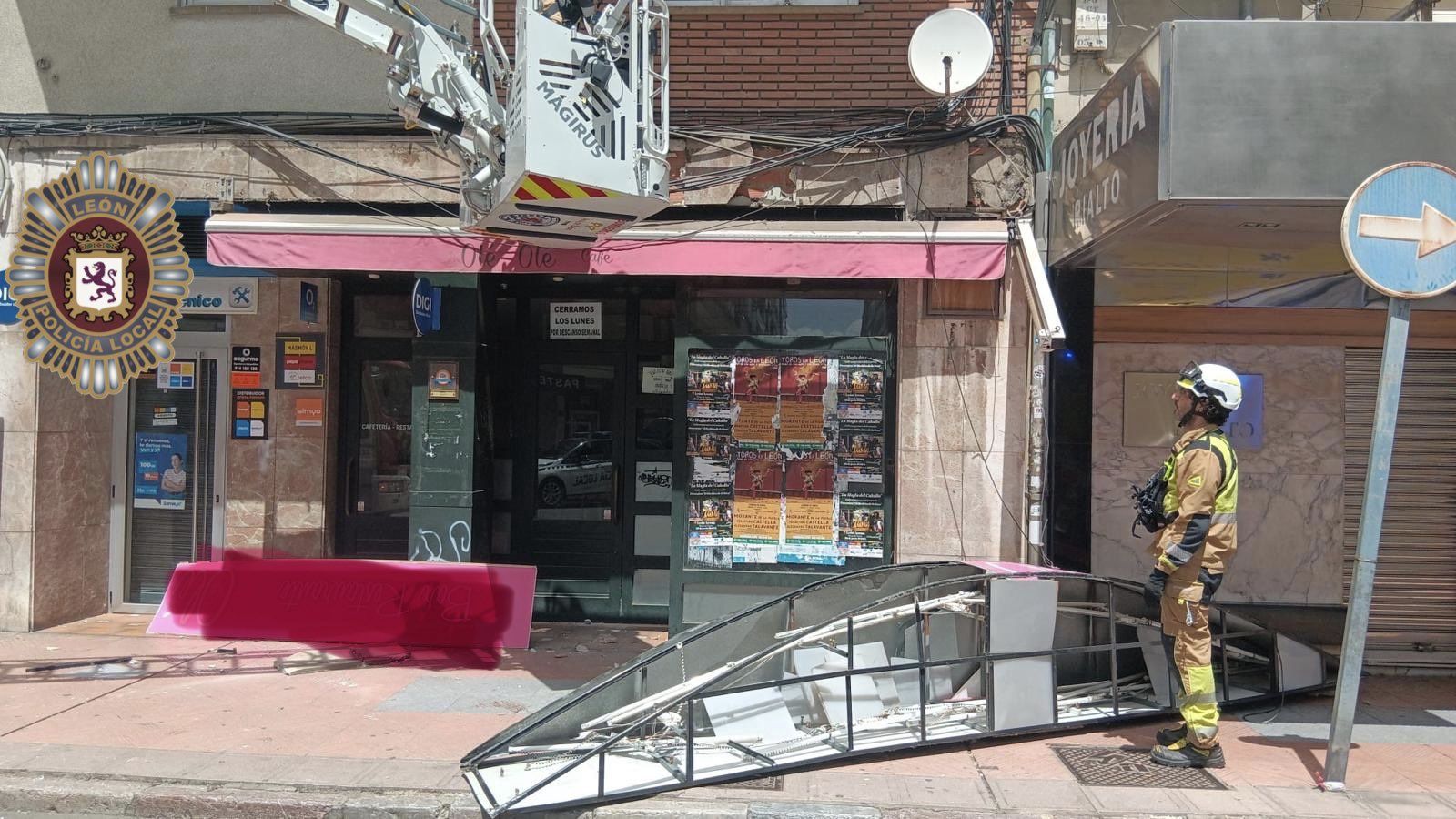 Imagen del suceso ocurrido en la avenida República Argentina de León. | POLICÍA LOCAL DE LEÓN