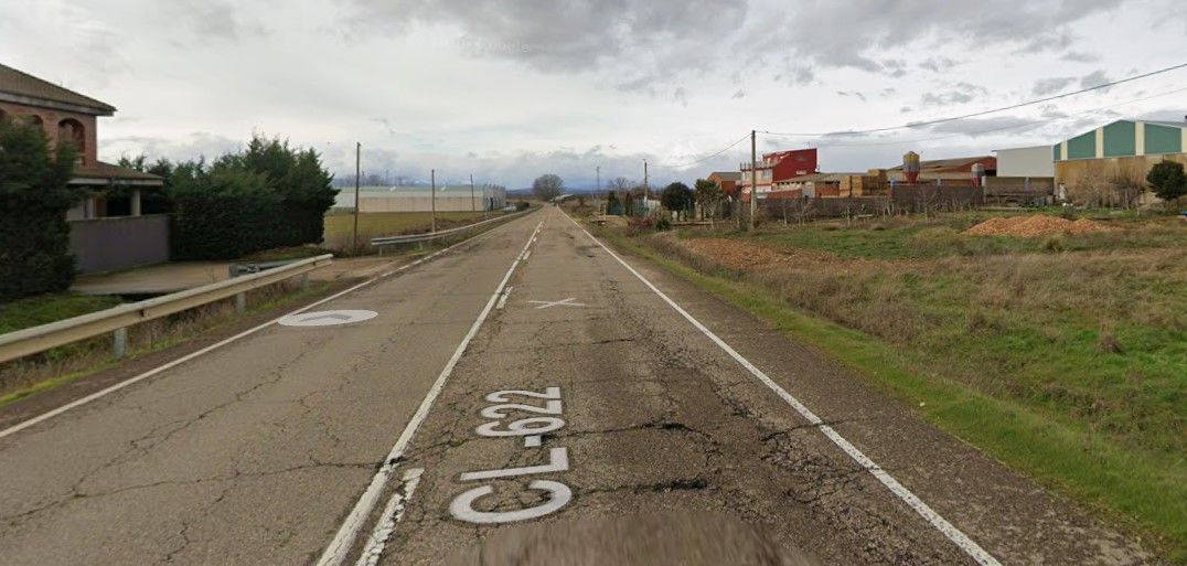 CL-622 a su paso por Valdefuentes del Páramo. | GOOGLE MAPS