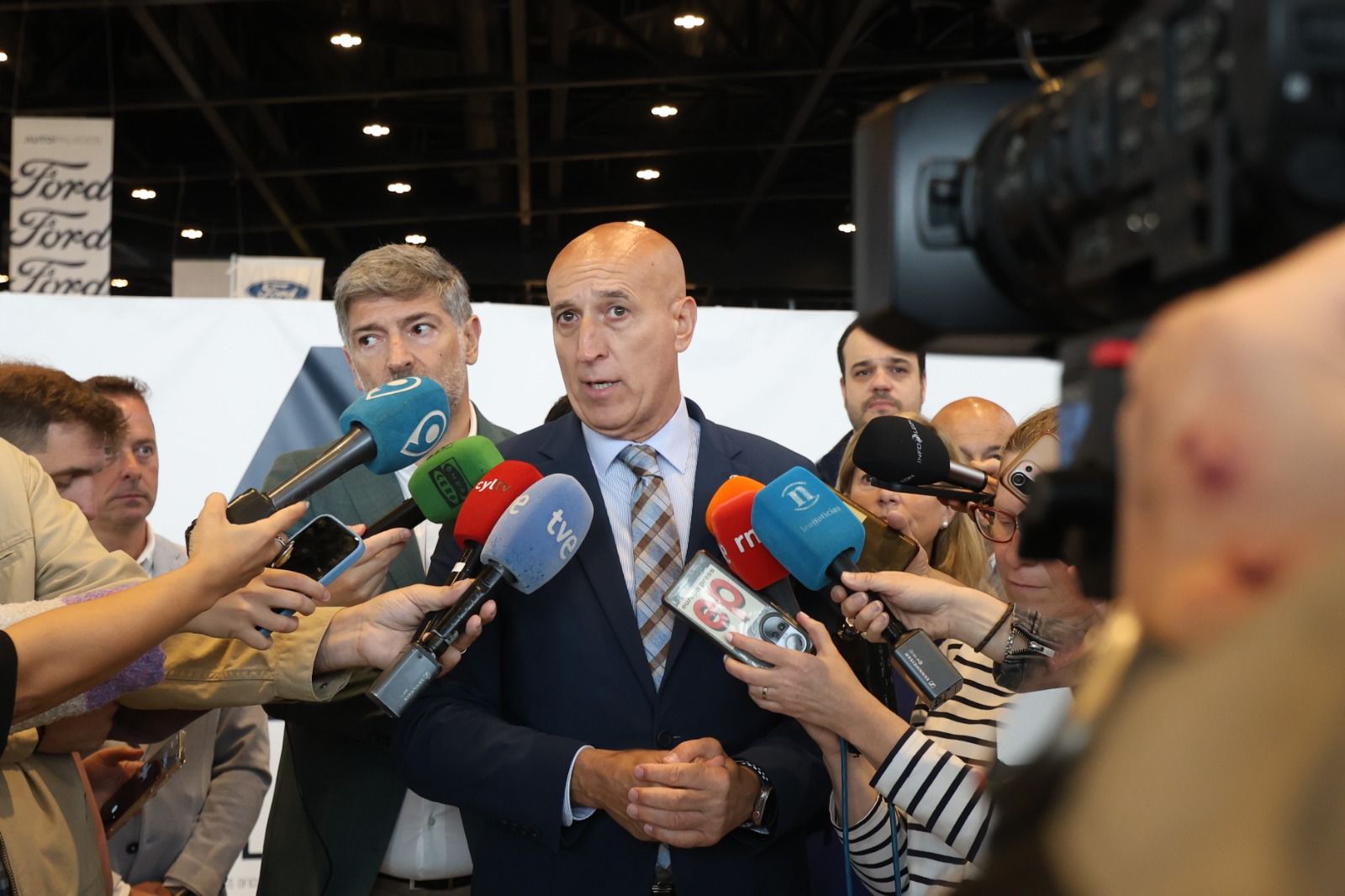 José Antonio Díez, alcalde de León, en la Inauguración del X Salón del Vehículo Nuevo |FERNANDO OTERO