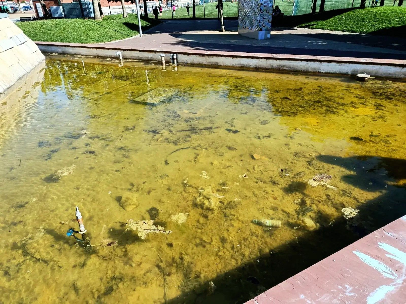 UxSA tiene indicios de que los controles de Legionella en las fuentes ornamentales de San Andrés podrían no estar realizándose con la periodicidad exigida. | L.N.C.