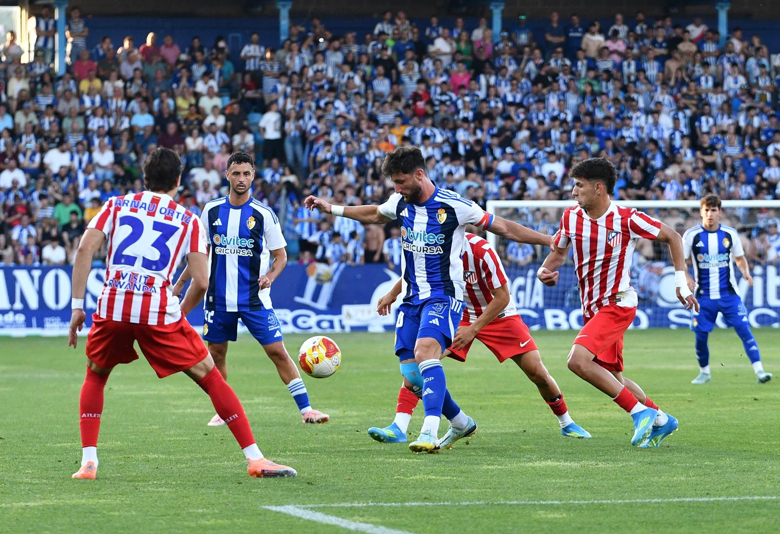 La Ponferradina quiere volver a una final de ascenso solo un año después, pero para ello deberá primero superar al Atlético Madrileño. QUINITO