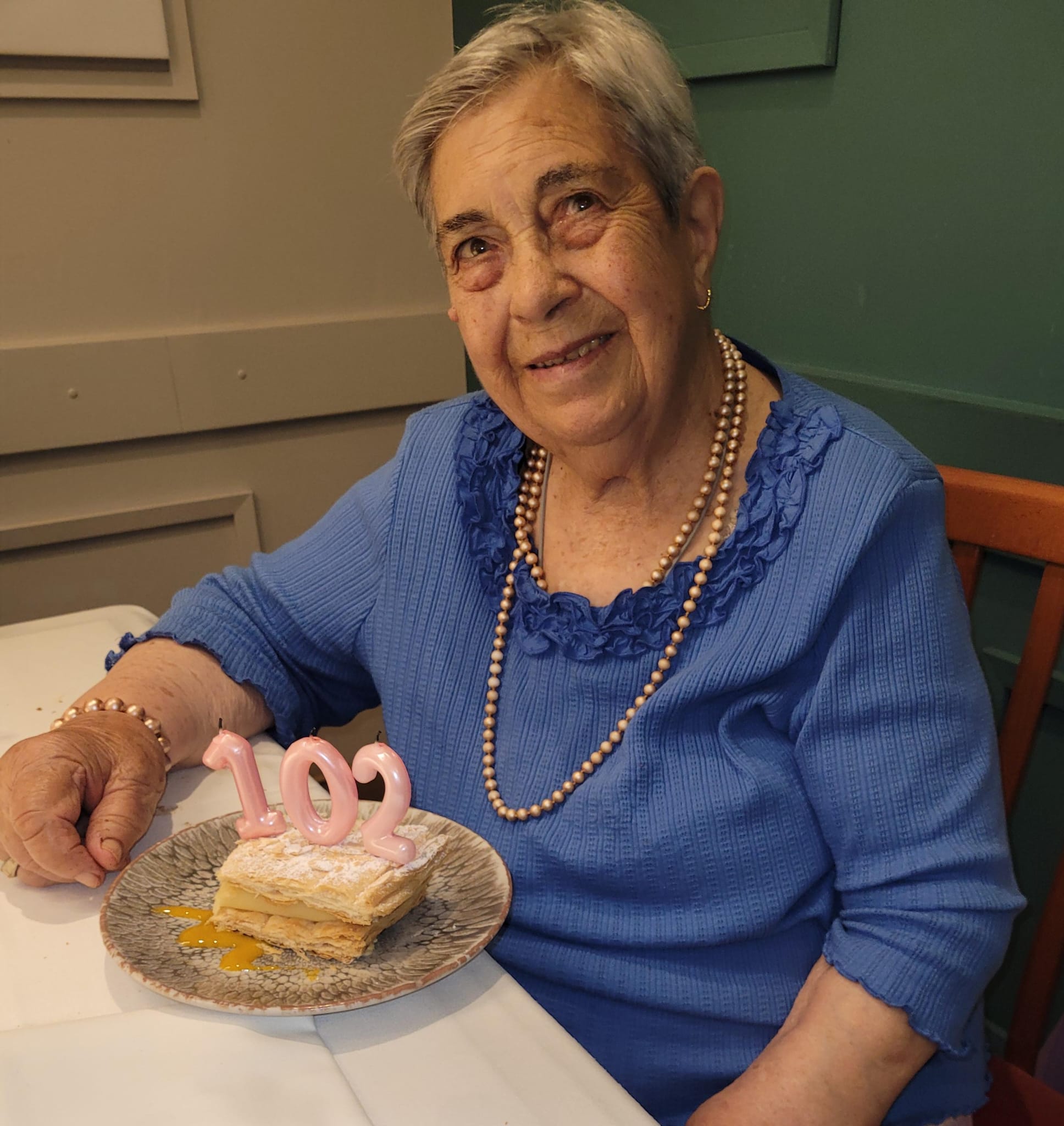 Gumersinda celebrando sus 102 años. | L.N.C.