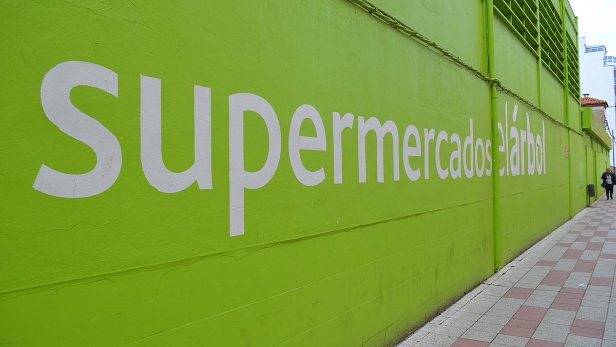 Supermercados El Árbol ha reducido de forma considerable el número de tiendas en la capital leonesa. | L.N.C.