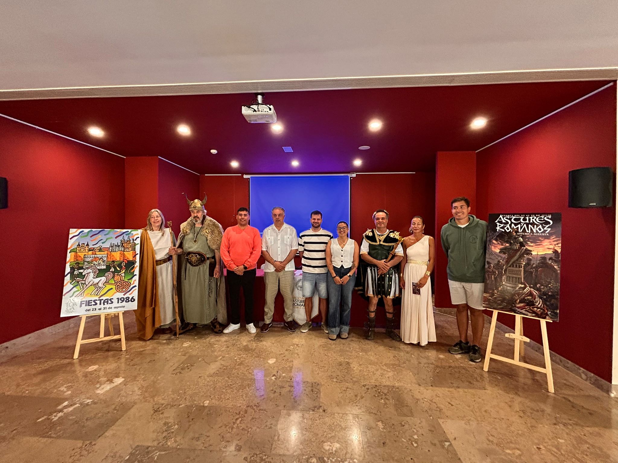 Presentación este pasado sábado del cartel y la programación de Astures y Romanos. | L.N.C. Presentación este pasado sábado del cartel y la programación de Astures y Romanos. | L.N.C.