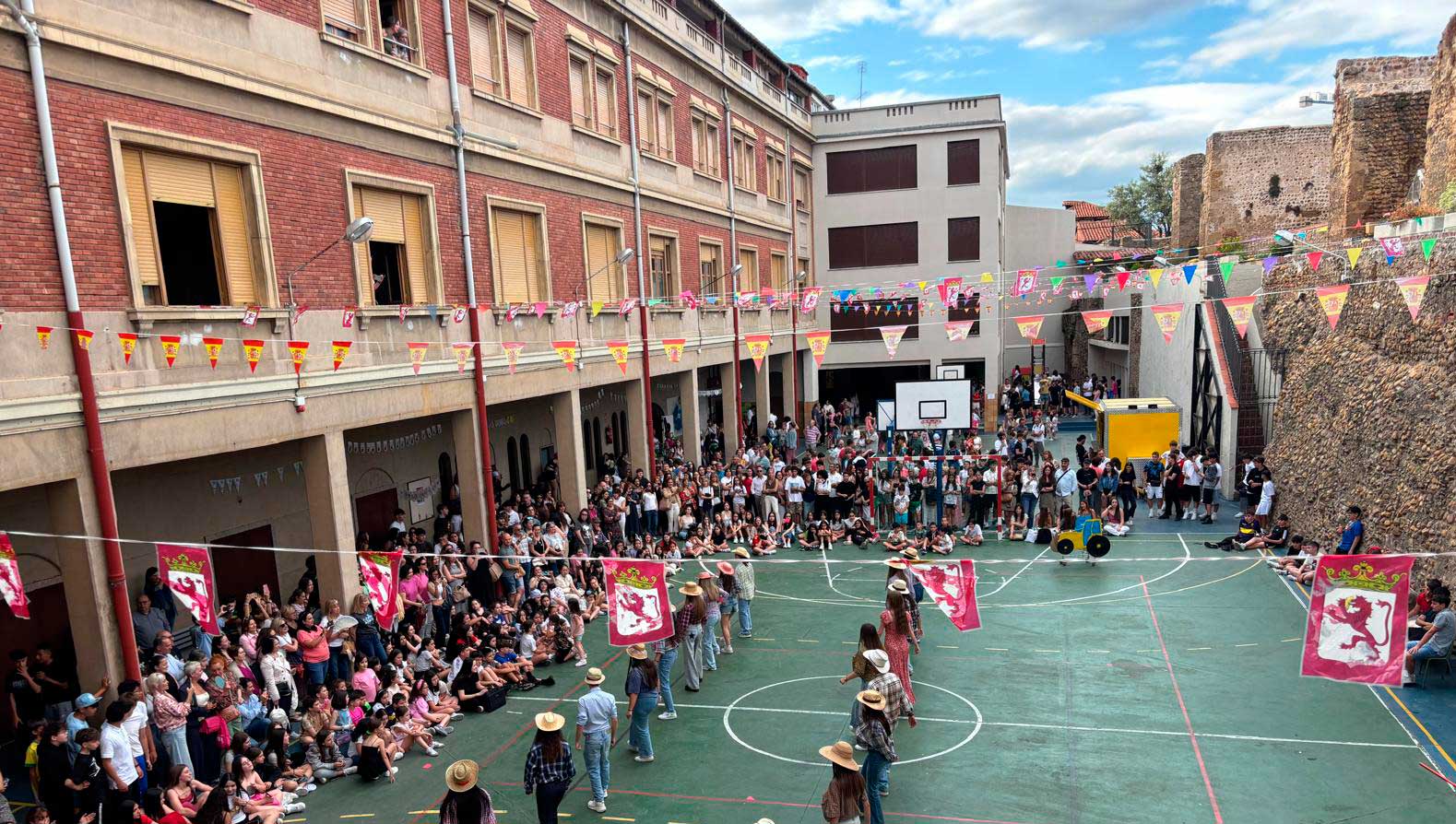 Imagen de archivo de una edición anterior de las fiestas del centro educativo. | L.N.C. Imagen de archivo de una edición anterior de las fiestas del centro educativo. | L.N.C.