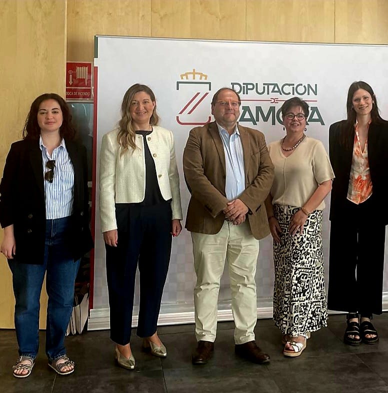 Representantes de La Bañeza durante el foro en Zamora. | L.N.C. Representantes de La Bañeza durante el foro en Zamora. | L.N.C.