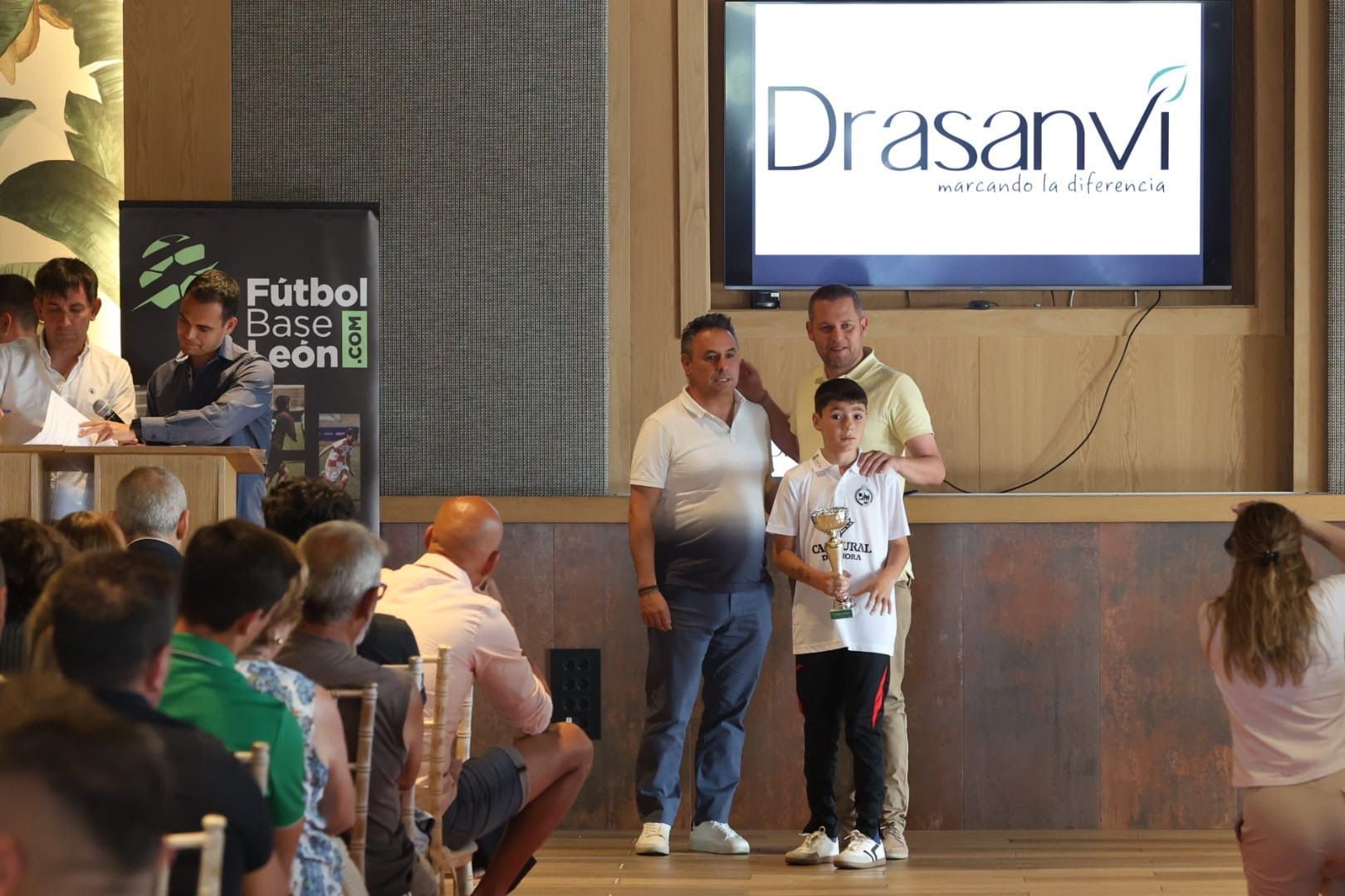 Gala de fútbol base León (9)