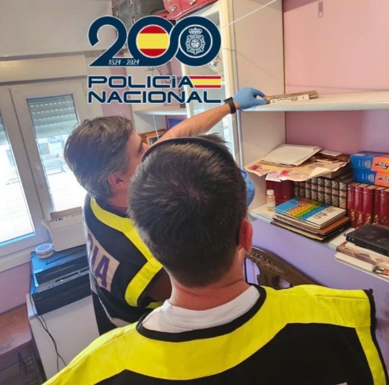 Detección del artefacto por la Policía Nacional.