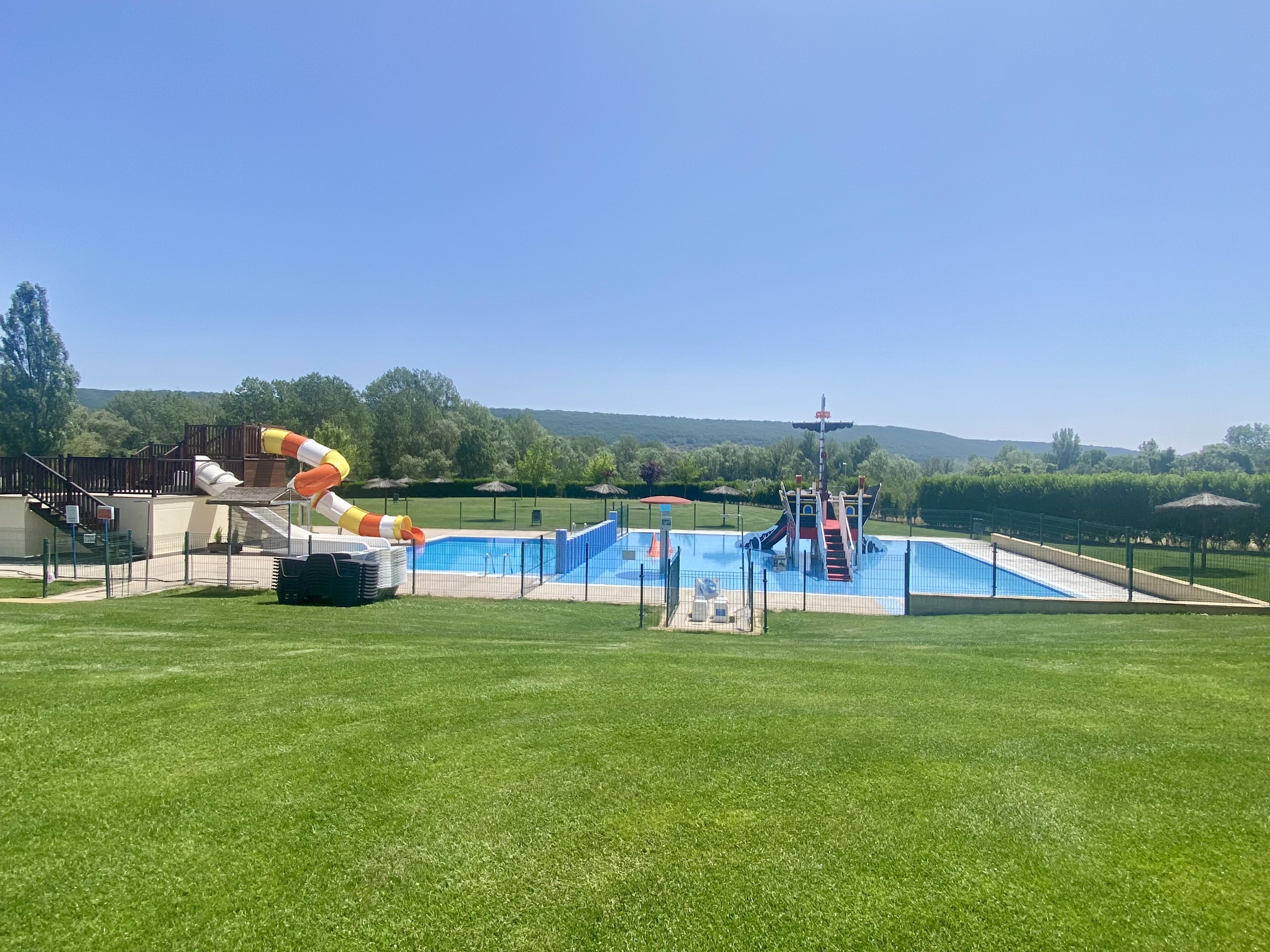 Las piscinas de Cuadros vuelven a abrir sus puertas con mejoras en sus instalaciones y una amplia programación estival.