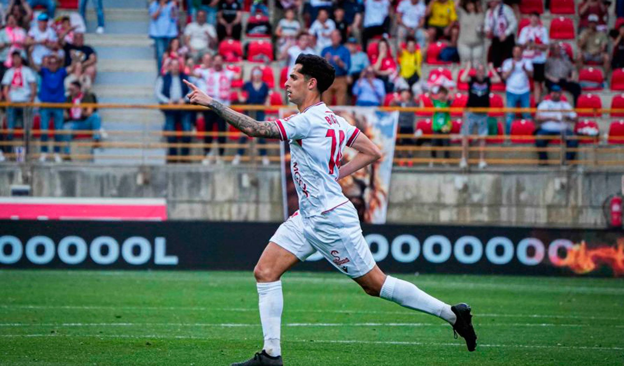 Bicho celebra el gol que marcó esta temporada con la Cultural frente al Córdoba. | LALIGA Bicho celebra el gol que marcó esta temporada con la Cultural frente al Córdoba. | LALIGA