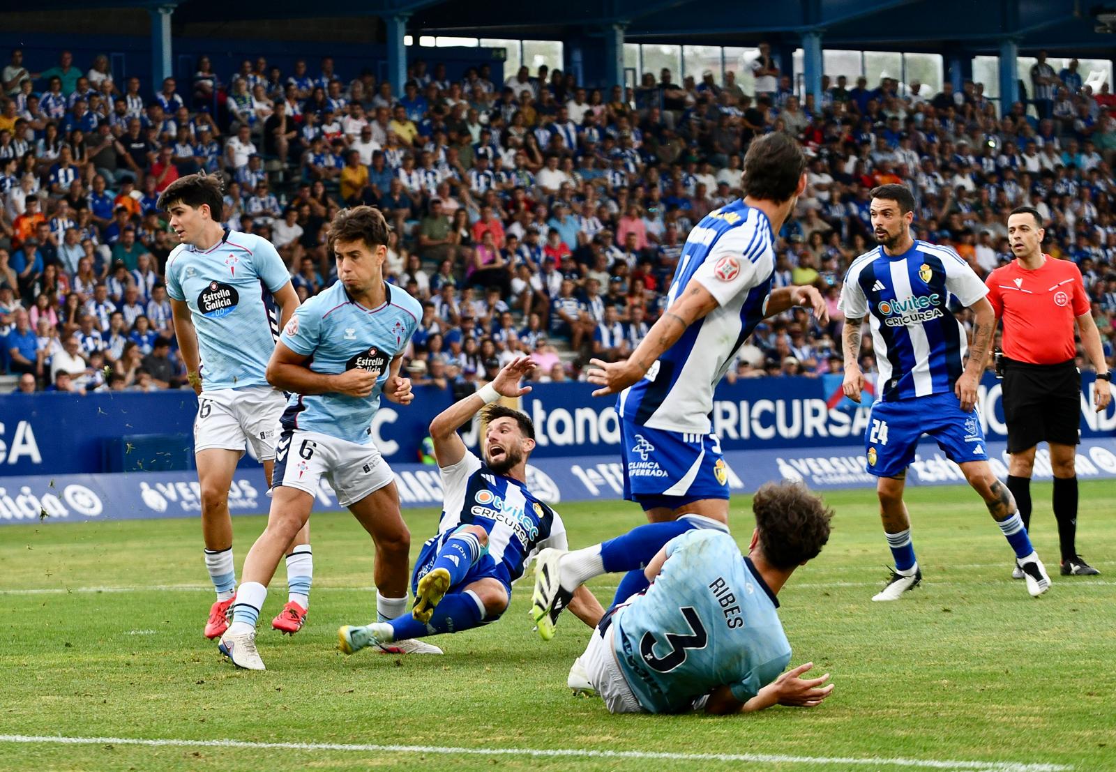 Borja Valle lamenta una de las mejores acciones de una Deportiva que tendrá que repetir la historia de Madrid. REPORTAJE GRÁFICO QUINITO Borja Valle lamenta una de las mejores acciones de una Deportiva que tendrá que repetir la historia de Madrid. REPORTAJE GRÁFICO QUINITO