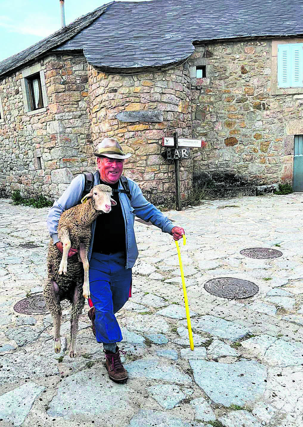 Ismael a lo suyo, con las ovejas desde los 9 años. | L.N.C.