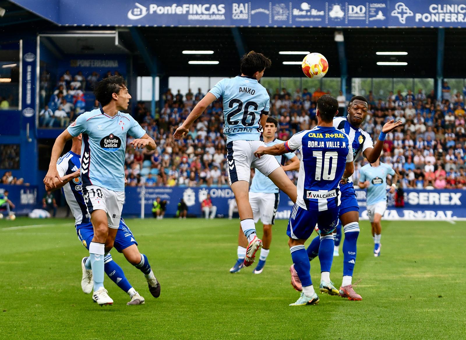La Ponferradina volvió a demostrar su gran punto fuerte en la ida de la final del ‘playoff’ ante el Celta Fortuna. QUINITO