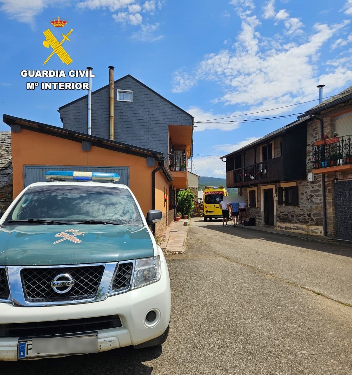 Imagen del traslado de la lesionada este domingo en Montealegre. | GUARDIA CIVIL Imagen del traslado de la lesionada este domingo en Montealegre. | GUARDIA CIVIL