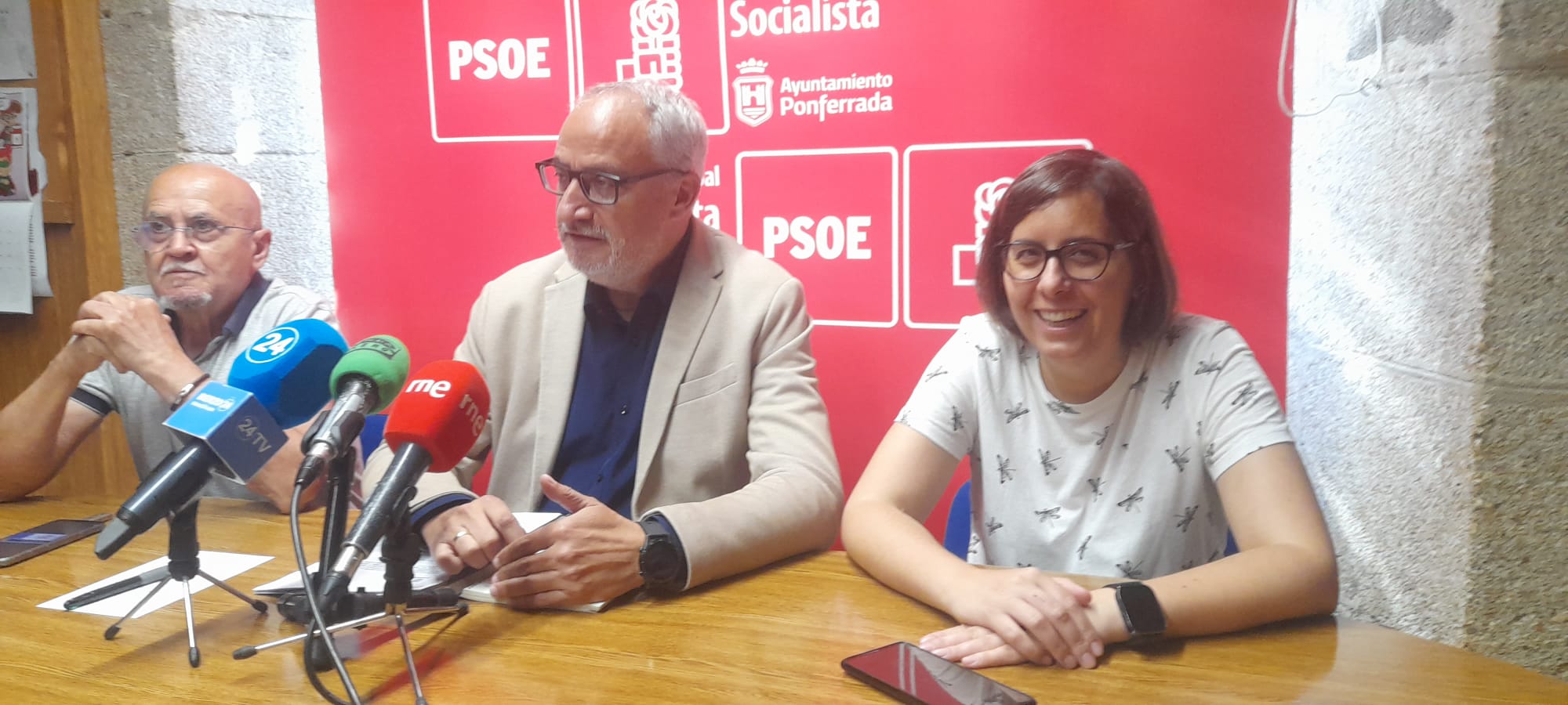Rueda de prensa del PSOE en Ponferrada. | MAR IGLESIAS