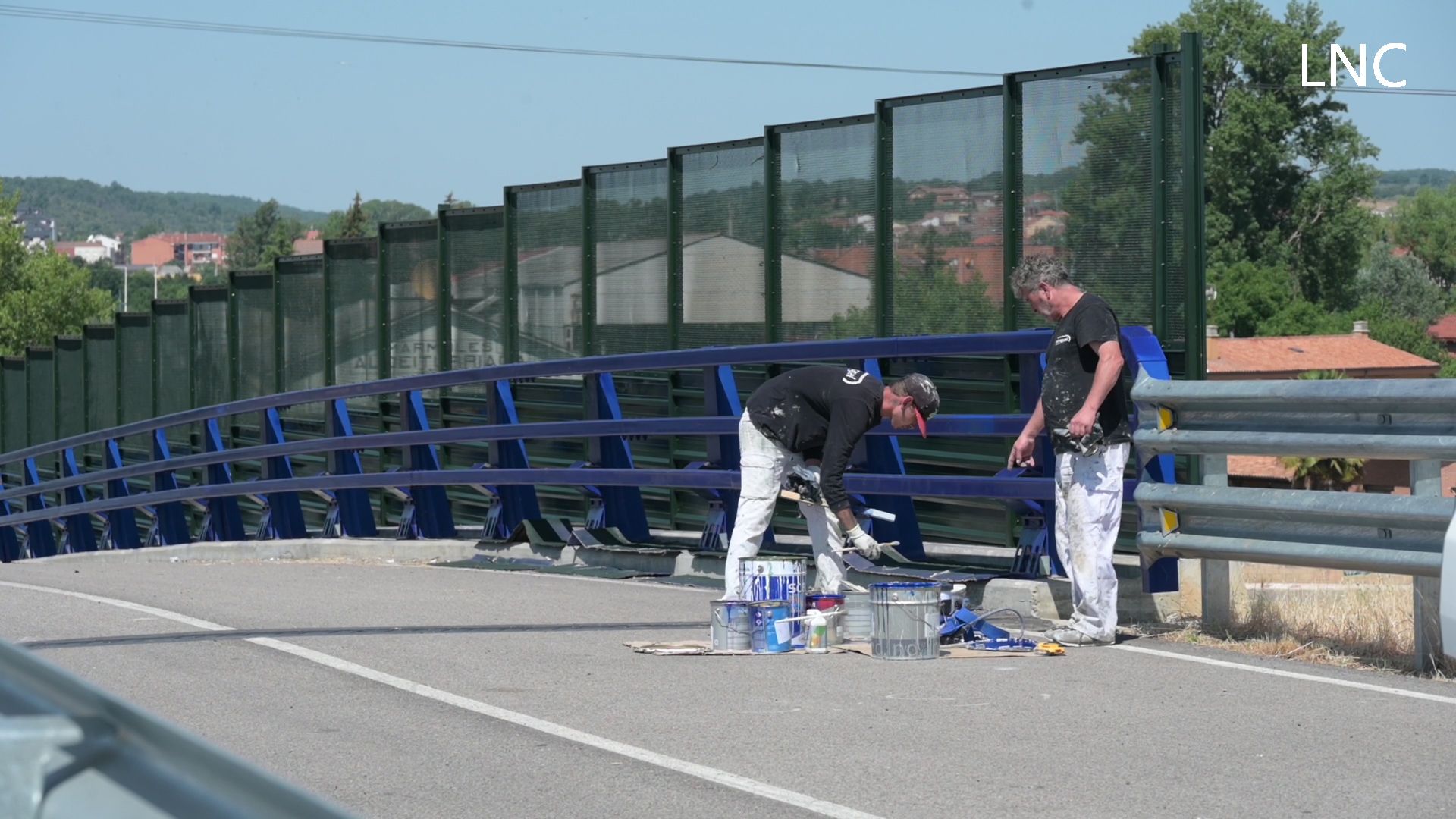 El vial de San Juan de Dios se pone de 'gala' para su inesperada inauguración El vial de San Juan de Dios se pone de 'gala' para su inesperada inauguración