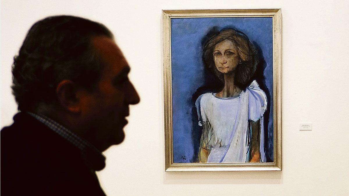 El retrato que el pintor Álvaro Delgado realizó de la Reina Sofía también está presente en la exposición póstuma de la Sala Provincia. | DANIEL MARTÍN