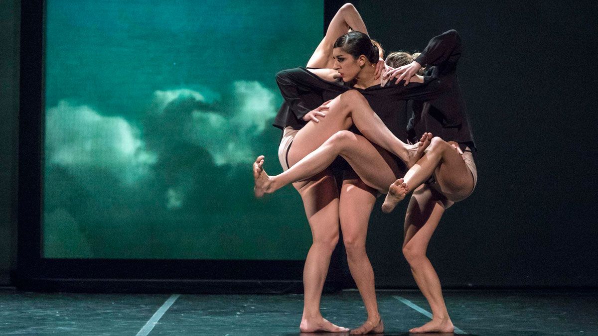 Uno de los números del espectáculo ‘Esta no es una historia de mujeres’ con el que el Ballet Contemporáneo de Burgos acude este martes al Auditorio.