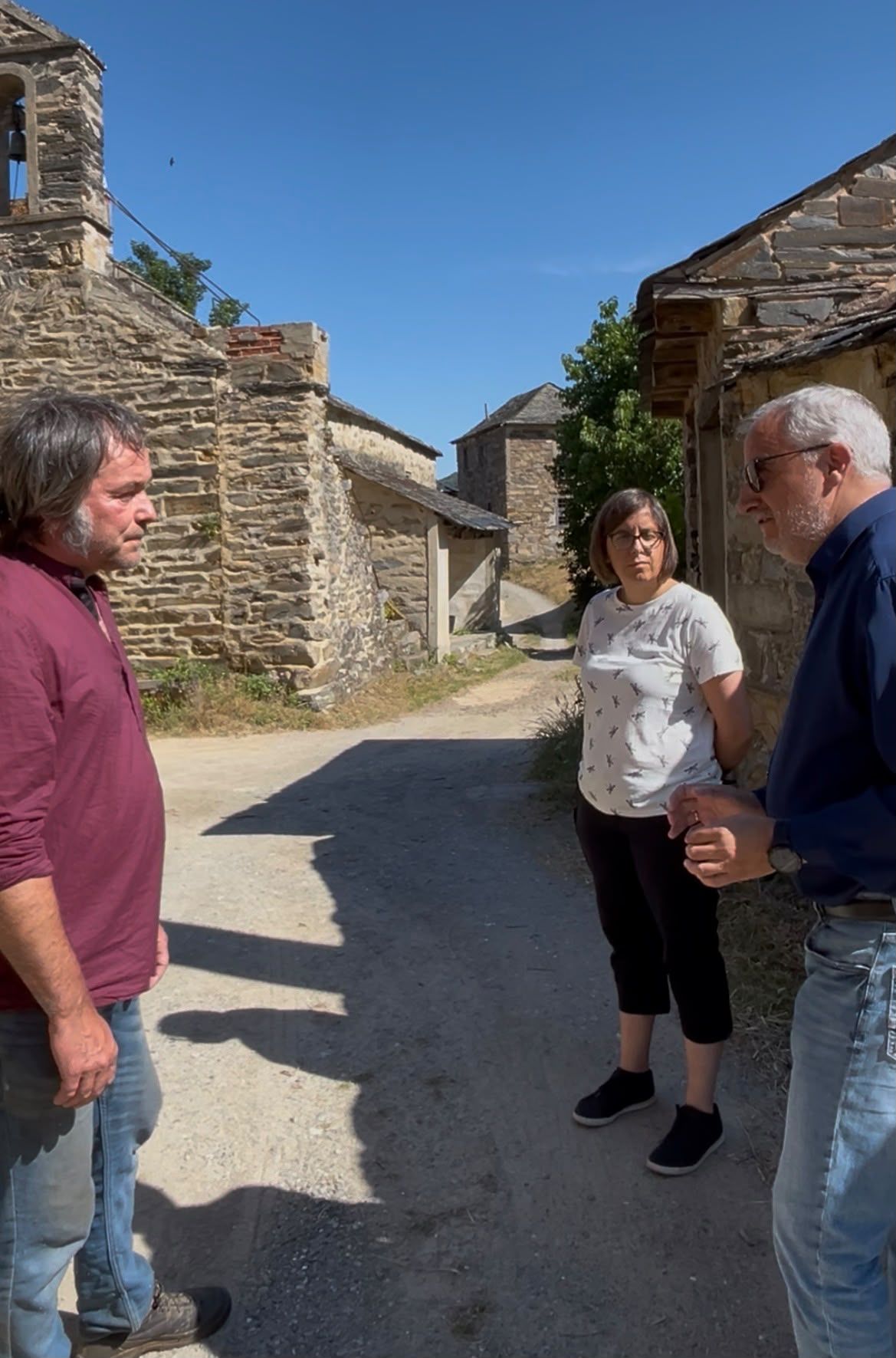 Visita del equipo del PSOE a Carracedo de Compludo.