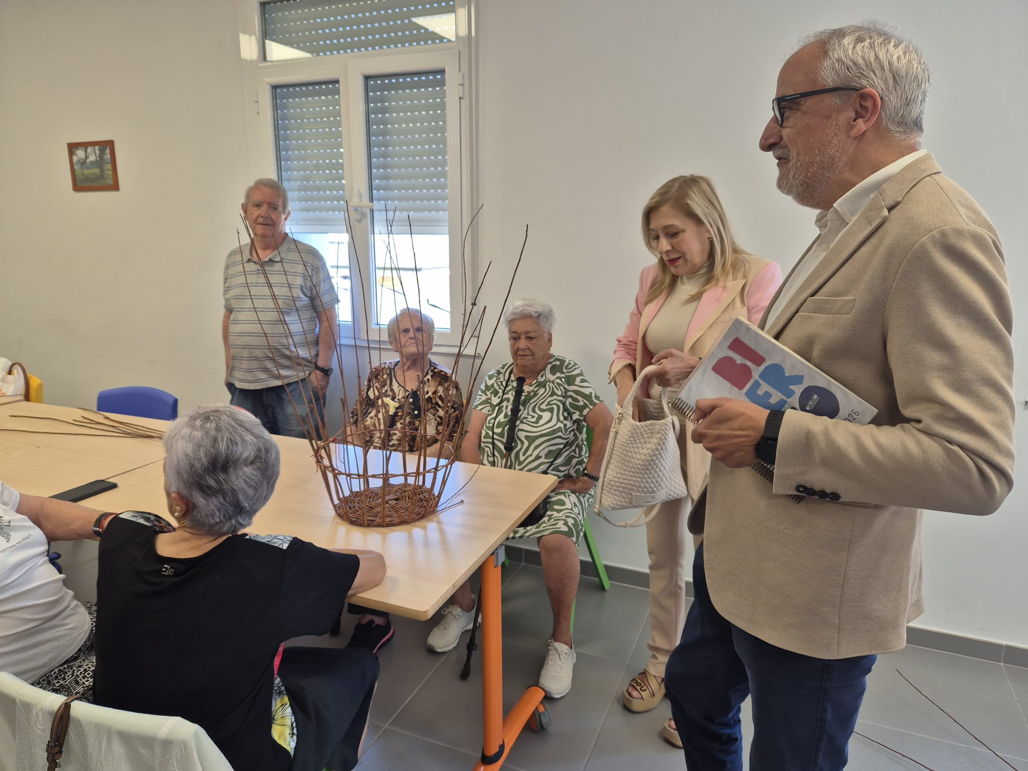 Visita al taller de cestería en Vega de Valcarce.