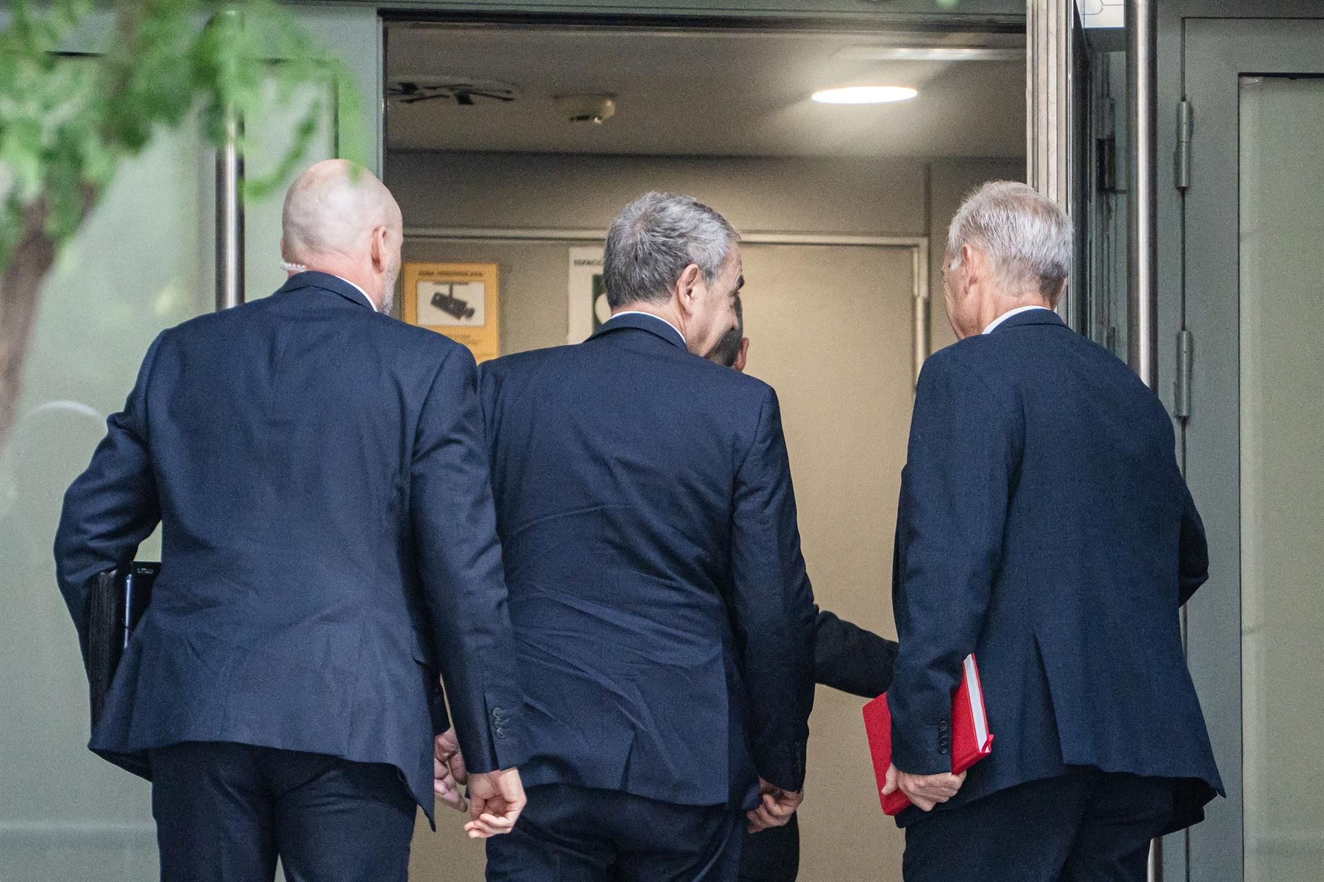 El expresidente del Gobierno José Luis Rodríguez Zapatero a su llegada a la Audiencia Nacional, a 17 de junio de 2026, en Madrid. | EUROPA PRESS El expresidente del Gobierno José Luis Rodríguez Zapatero a su llegada a la Audiencia Nacional, a 17 de junio de 2026, en Madrid. | EUROPA PRESS