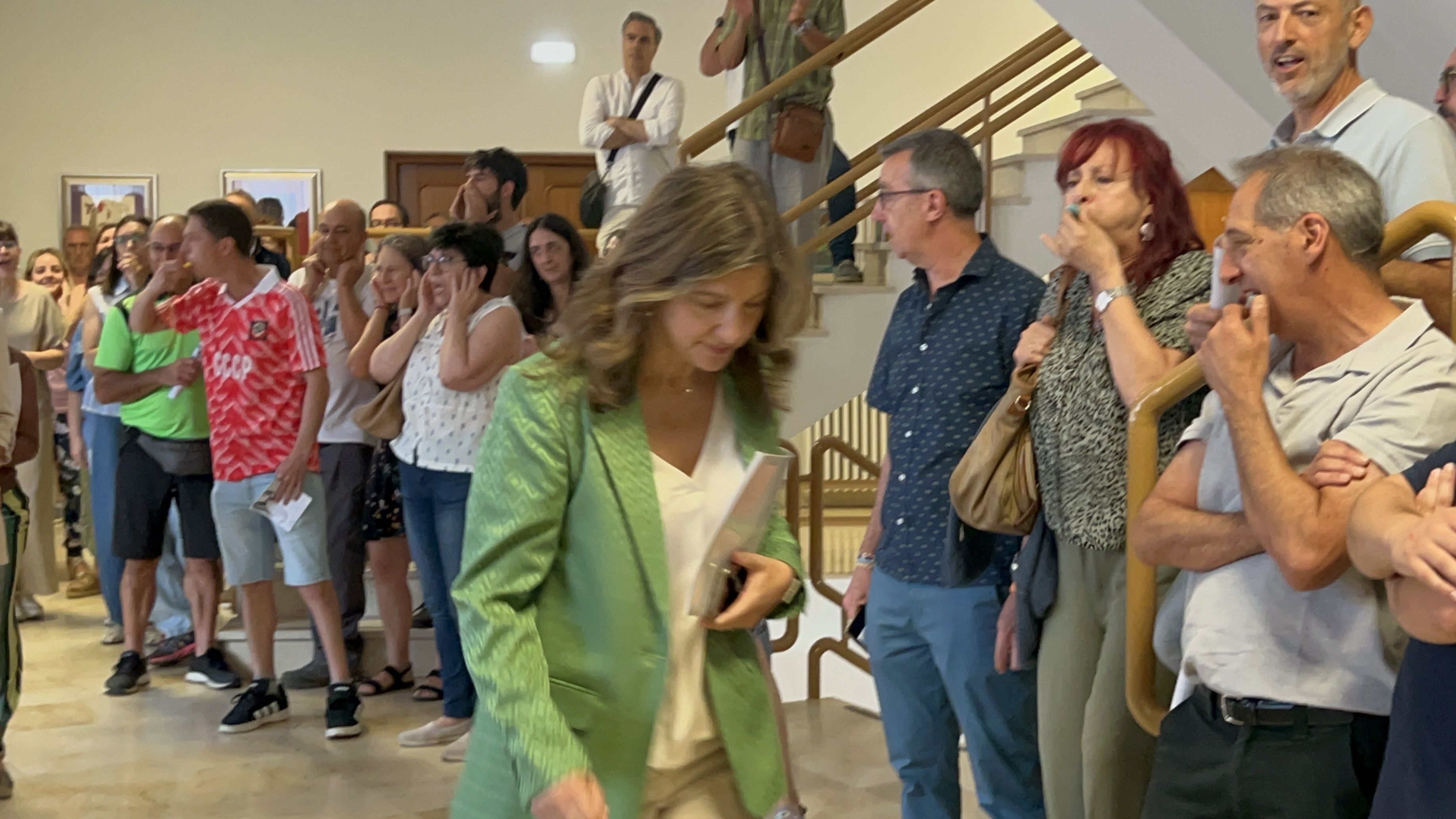 Pitada a la rectora a la entrada del Consejo de Gobierno
