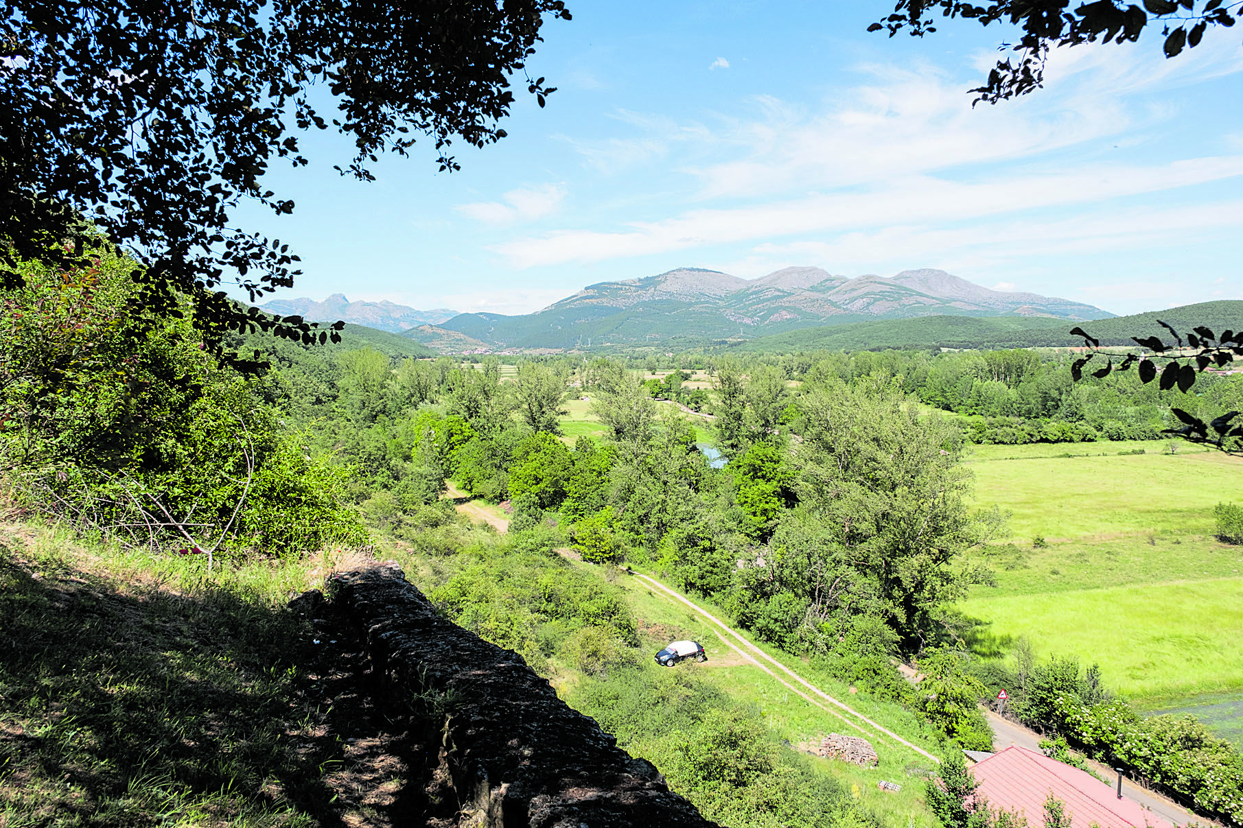 Imagen 15 La vega del Esla y el Peñacorada desde la iglesia de Modino Imagen 15 La vega del Esla y el Peñacorada desde la iglesia de Modino