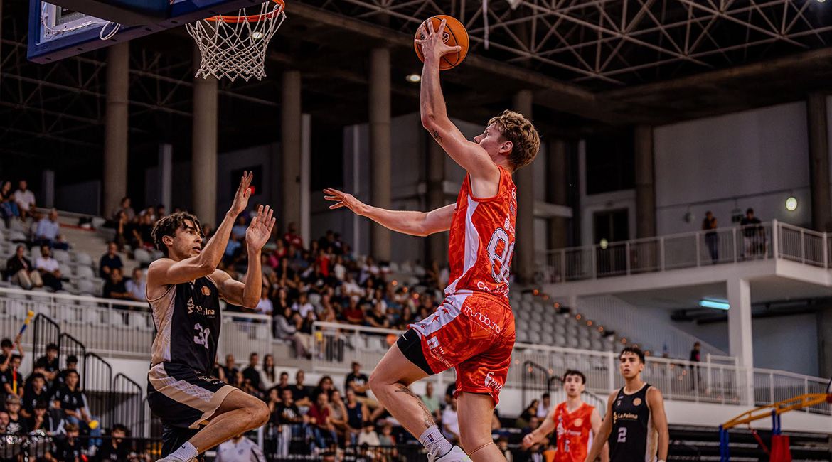 Kyrylo Skutyelnik “Skut” se convierte en la tercera incorporación del Clínica Ponferrada. CPSDP