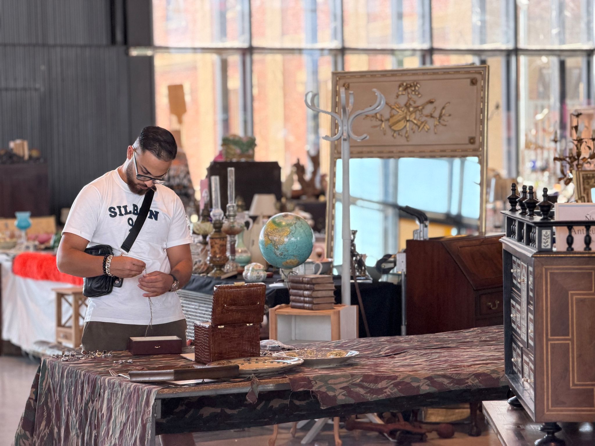  La Feria de Antigüedades 'León Antiq', en imágenes