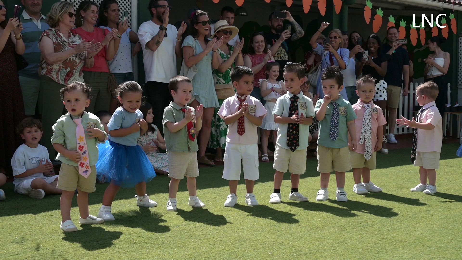 Los pequeños de 3 años del Centro Infantil El Bosque celebran su graduación