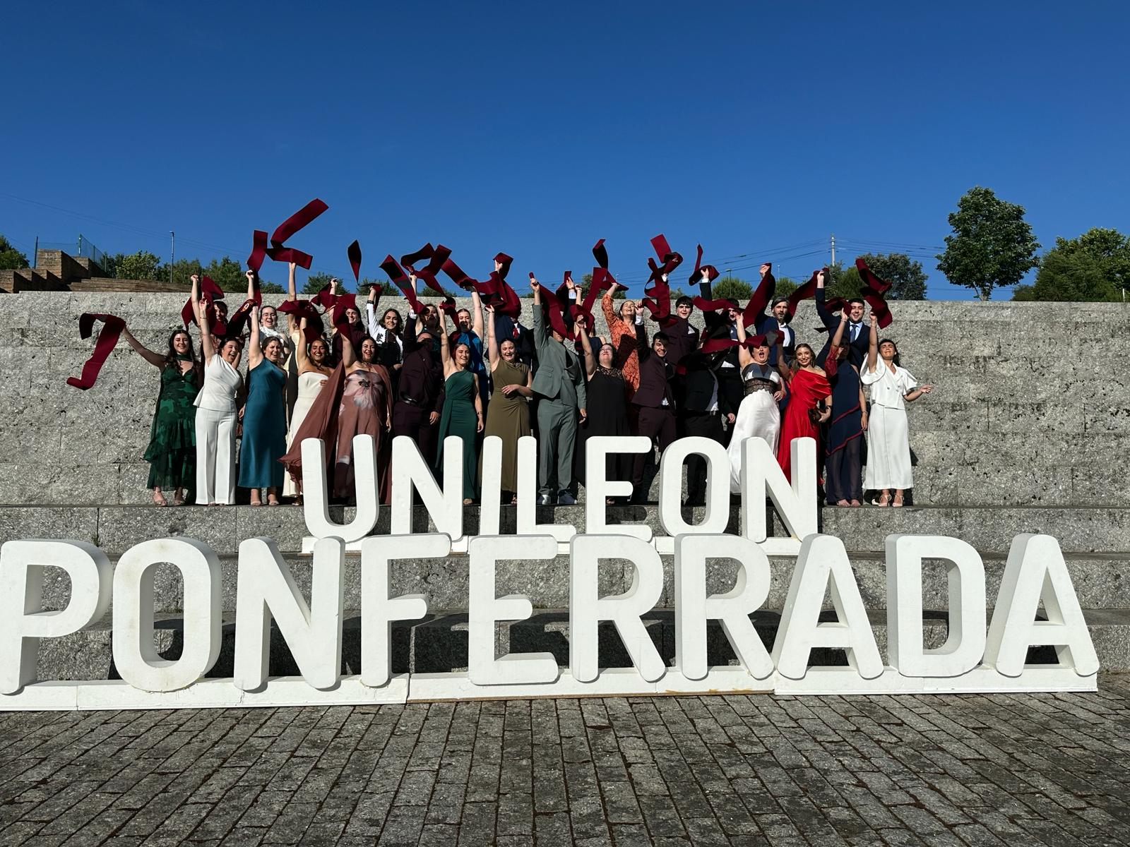 Acto de graduación de una nueva promoción del Grado de Podología.