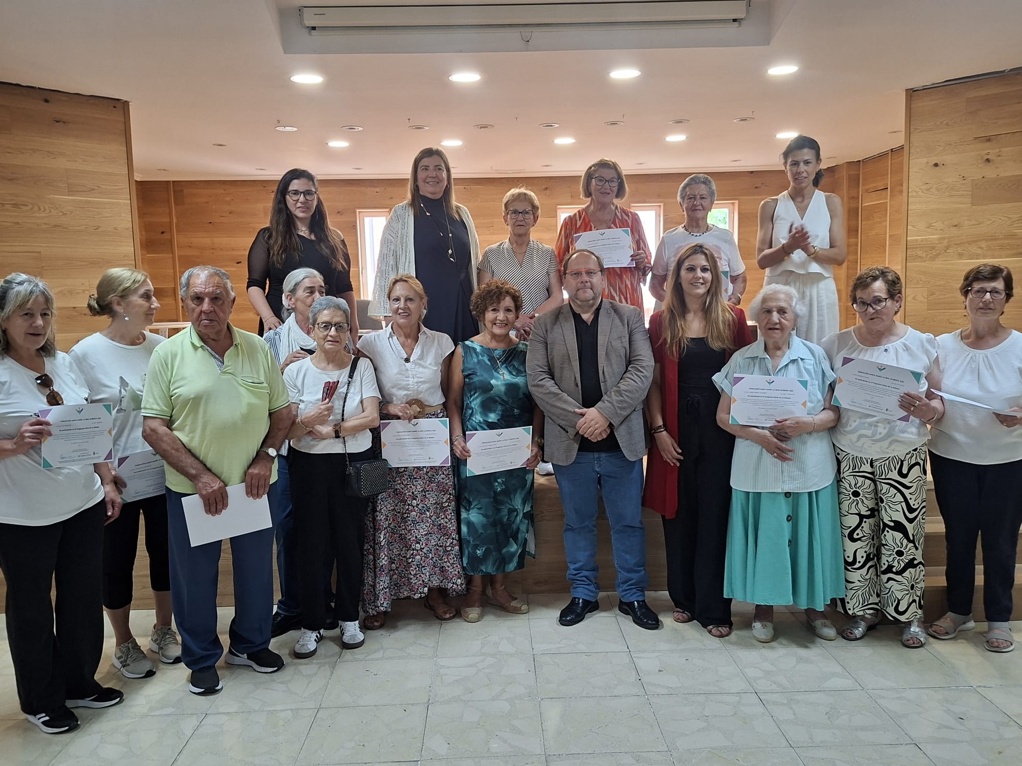 Visita institucional del Ayuntamiento a los participantes en el Programa Savia. | L.N.C.