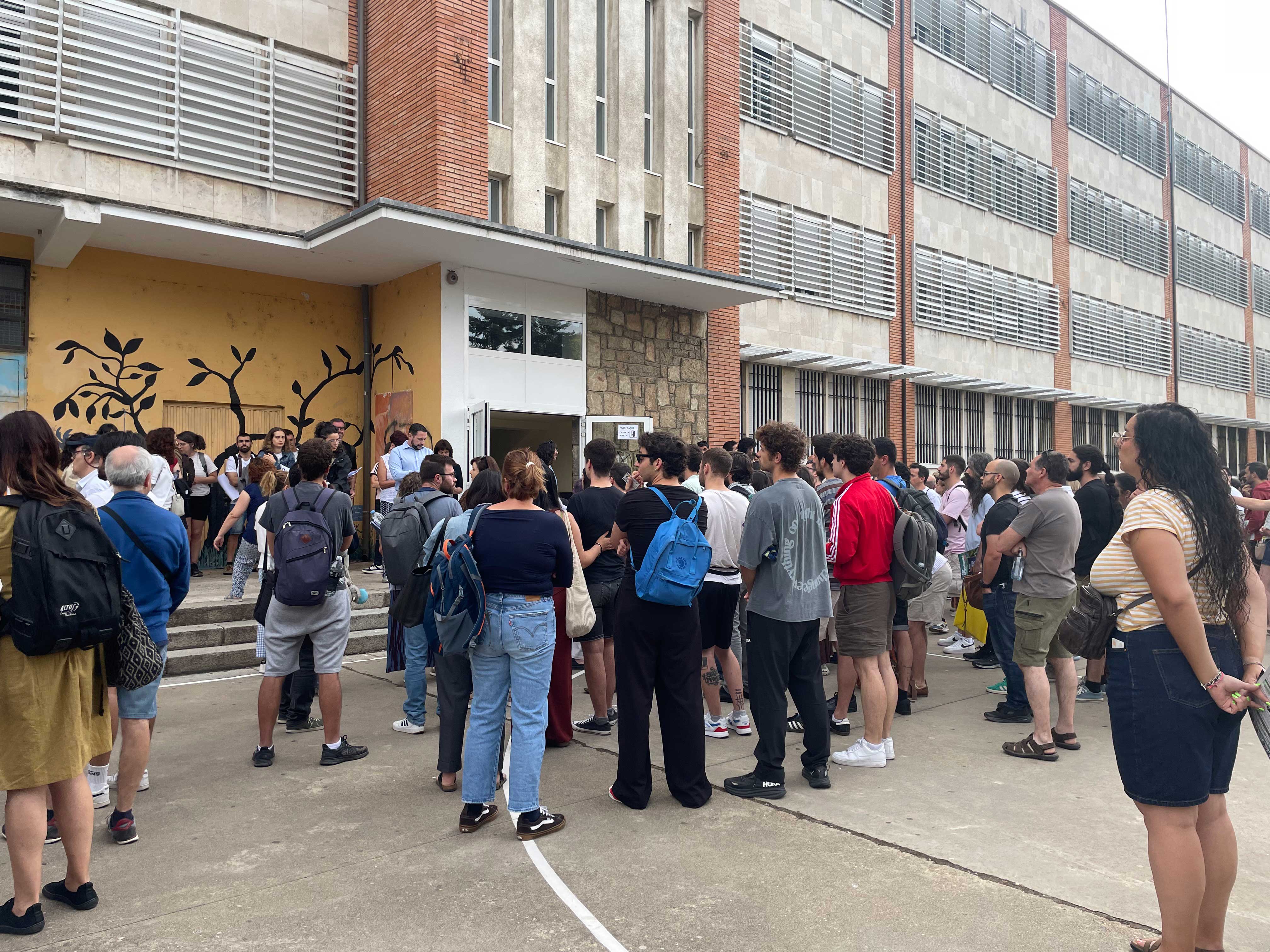 Llamamiento a los opositores en el Instituto Padre Isla. | L.N.C.