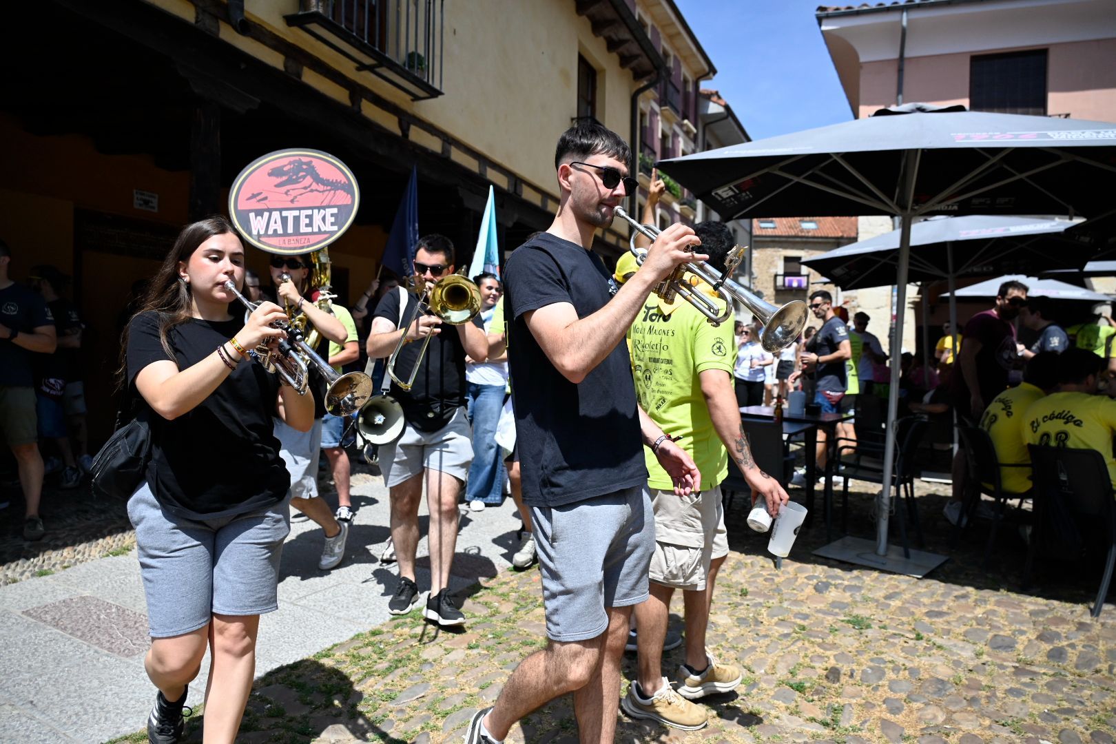Día de Peñas en las fiestas de San Juan y San Pedro de León. | SAÚL ARÉN