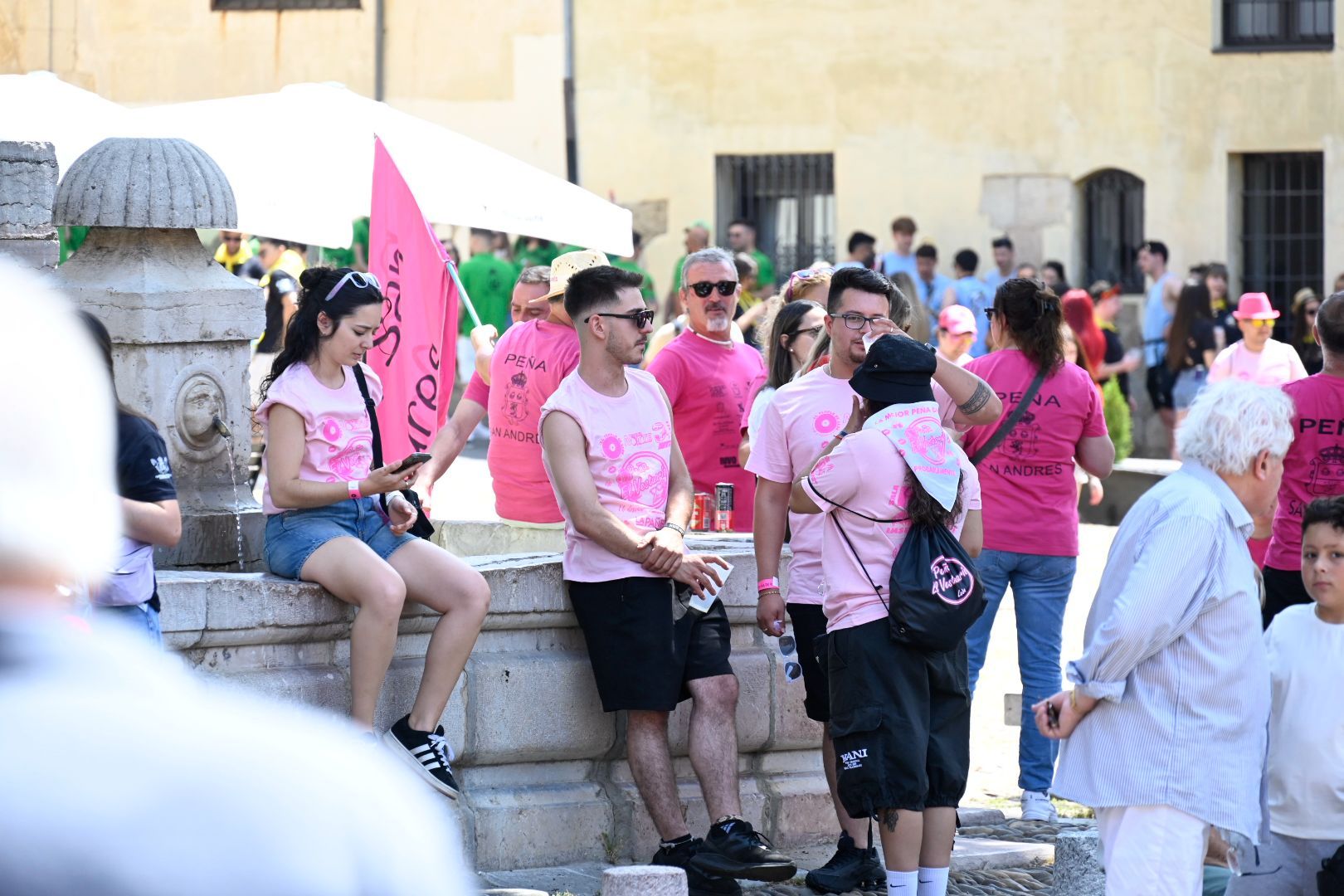 Día de Peñas en las fiestas de San Juan y San Pedro de León. | SAÚL ARÉN