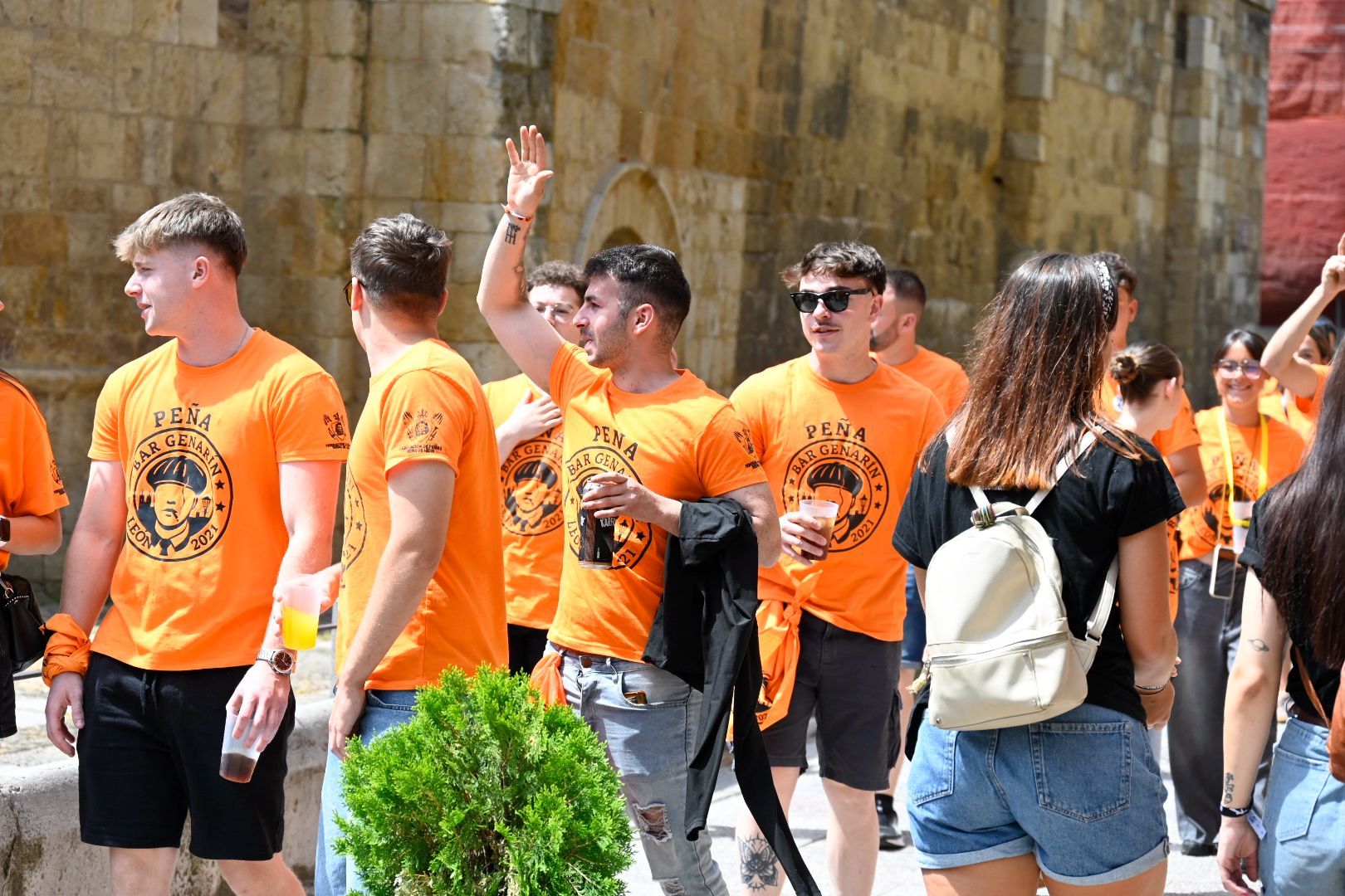 Día de Peñas en las fiestas de San Juan y San Pedro de León. | SAÚL ARÉN