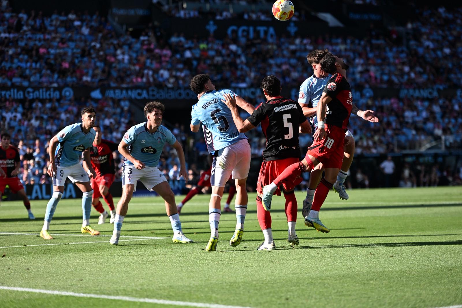 Uno de los momentos de la final en Balaídos entre el Celta Fortuna y la Ponferradina. QUINITO Uno de los momentos de la final en Balaídos entre el Celta Fortuna y la Ponferradina. QUINITO
