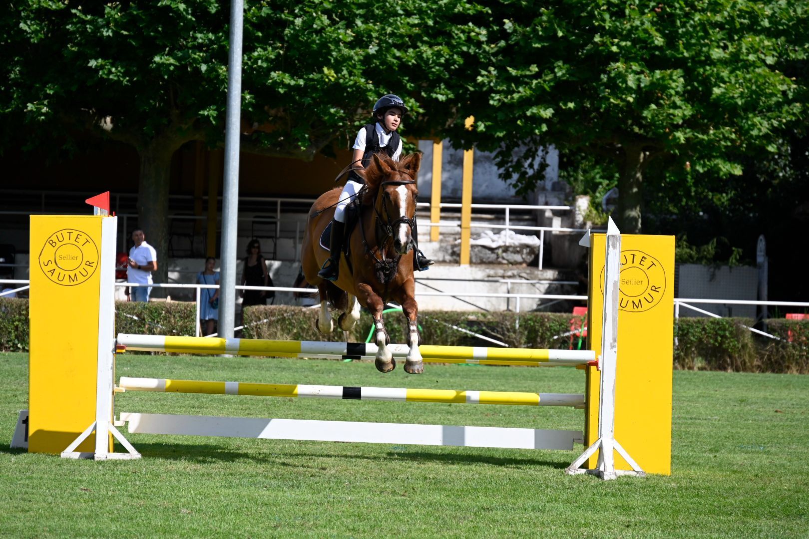 Diferentes momentos del LXXV Concurso Nacional de Saltos que se desarolló en León durante todo el fin de semana. SAÚL ARÉN (16)