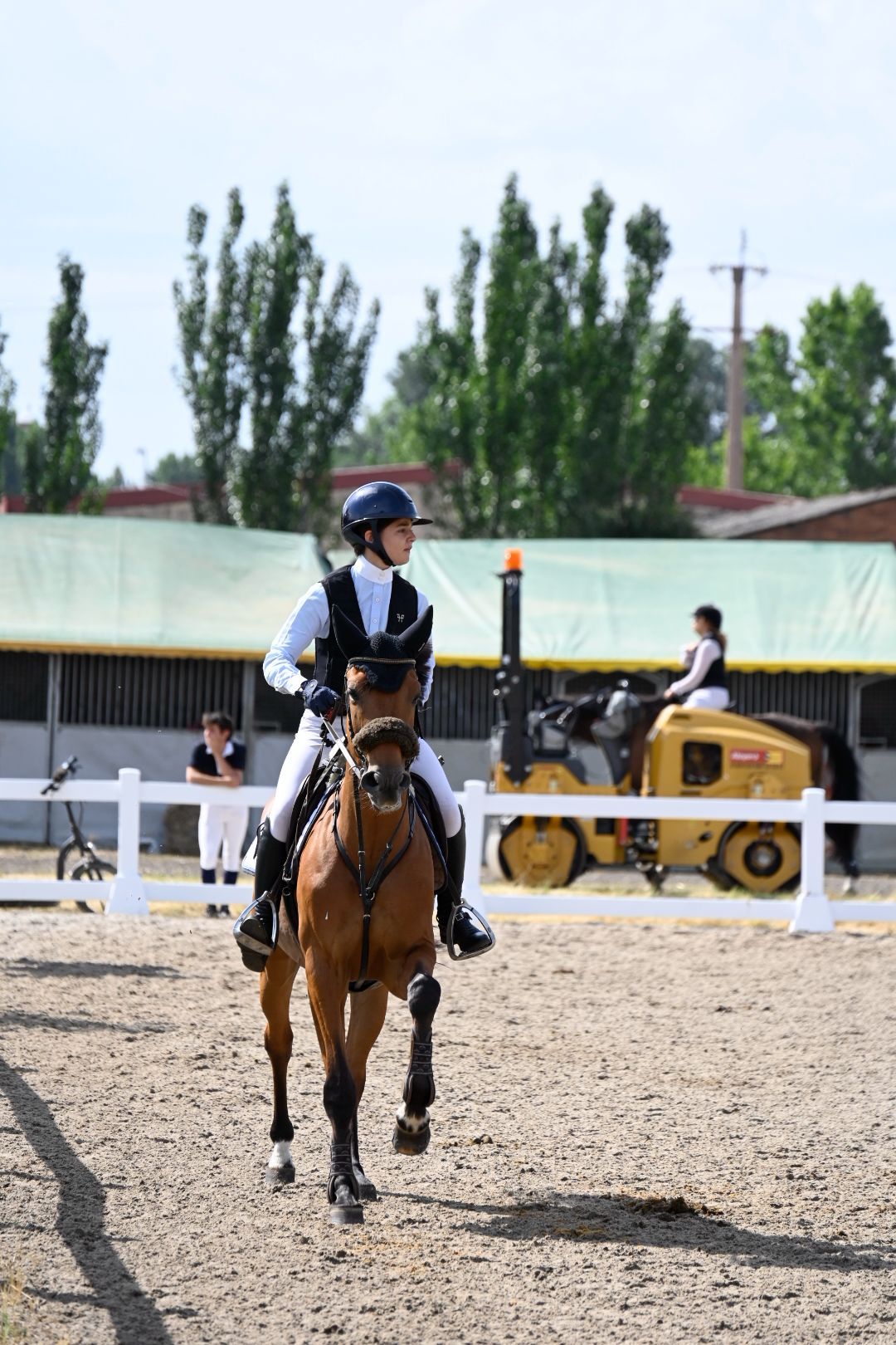 Diferentes momentos del LXXV Concurso Nacional de Saltos que se desarolló en León durante todo el fin de semana. SAÚL ARÉN (1)