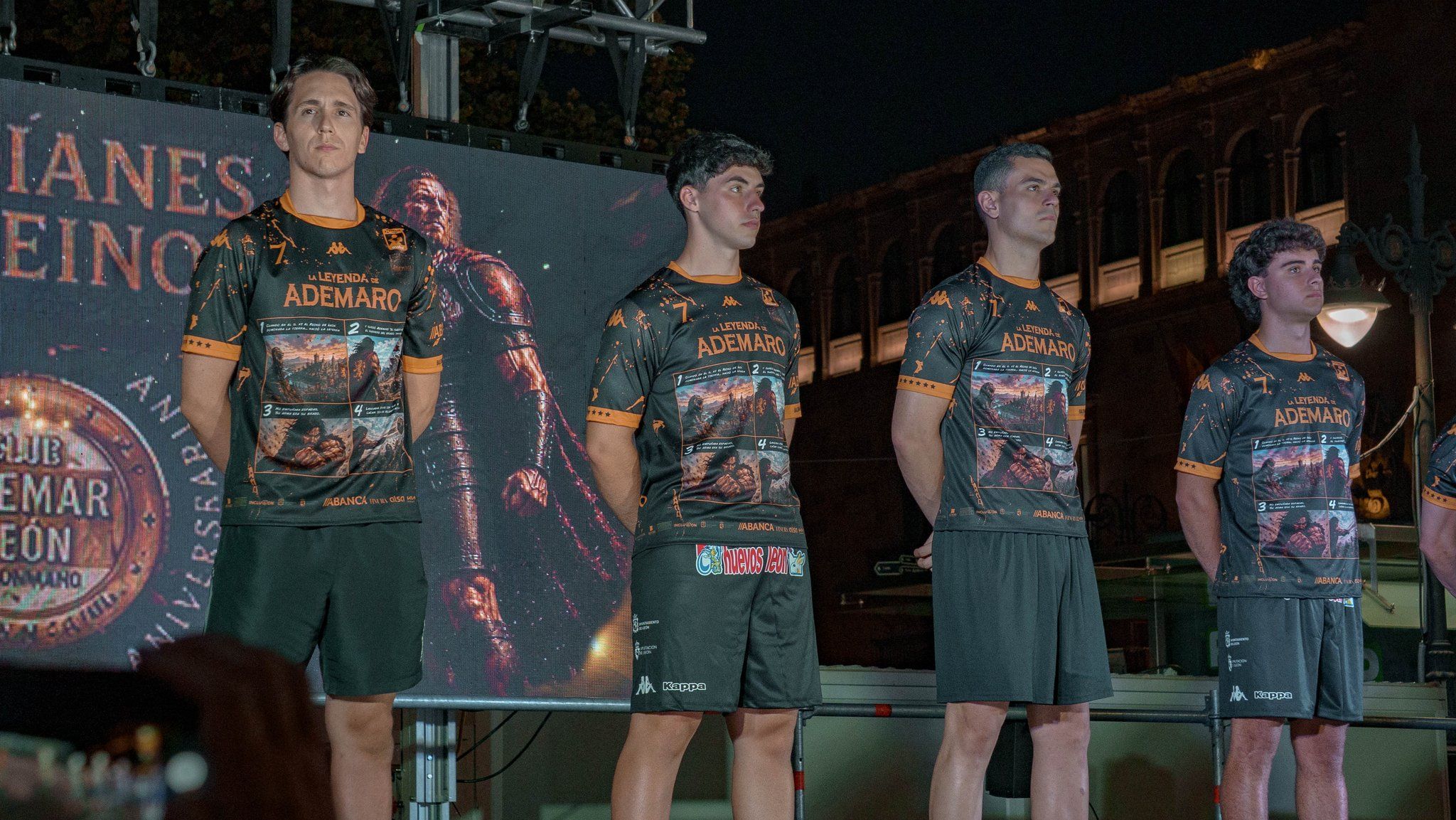 Imagen frontal de la tercera equipación del Ademar. | A.M. PRODUCCIONES / ADEMAR