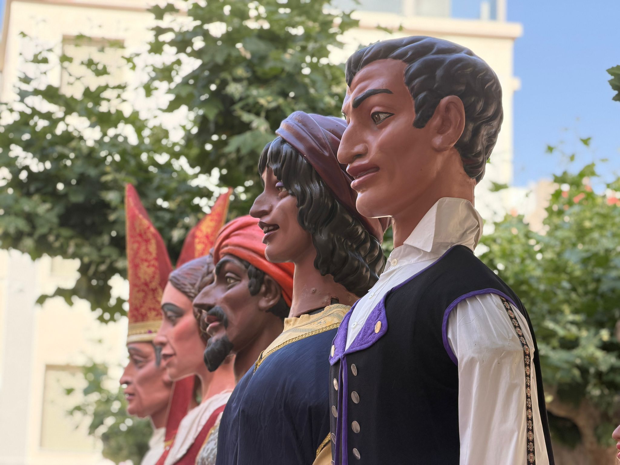 Desfile de gigantes y cabezudos de las fiestas de León. | SAÚL ARÉN Desfile de gigantes y cabezudos de las fiestas de León. | SAÚL ARÉN