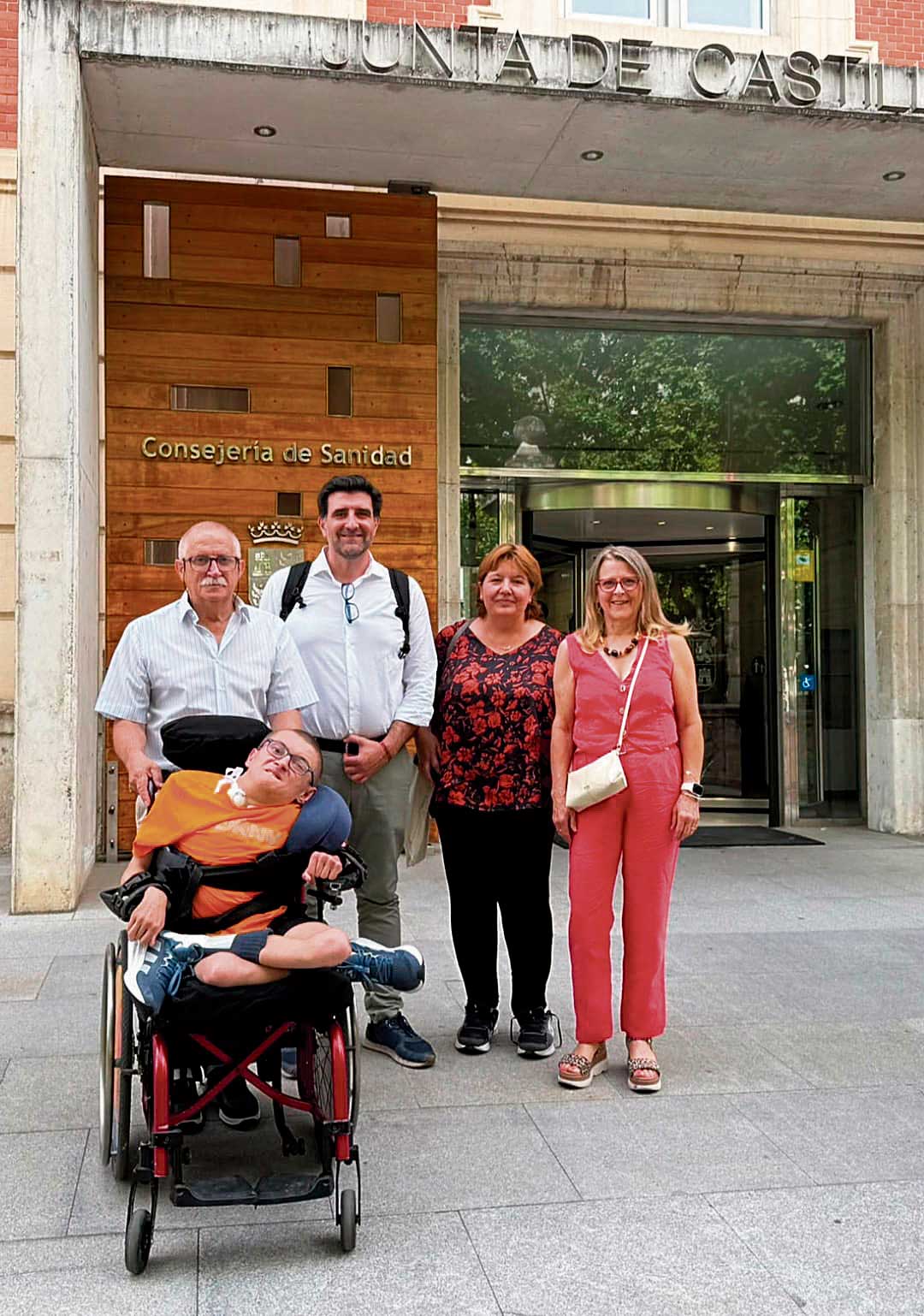Aler y familias afectadas mantuvieron una reunión con la Consejería de Sanidad. | L.N.C.