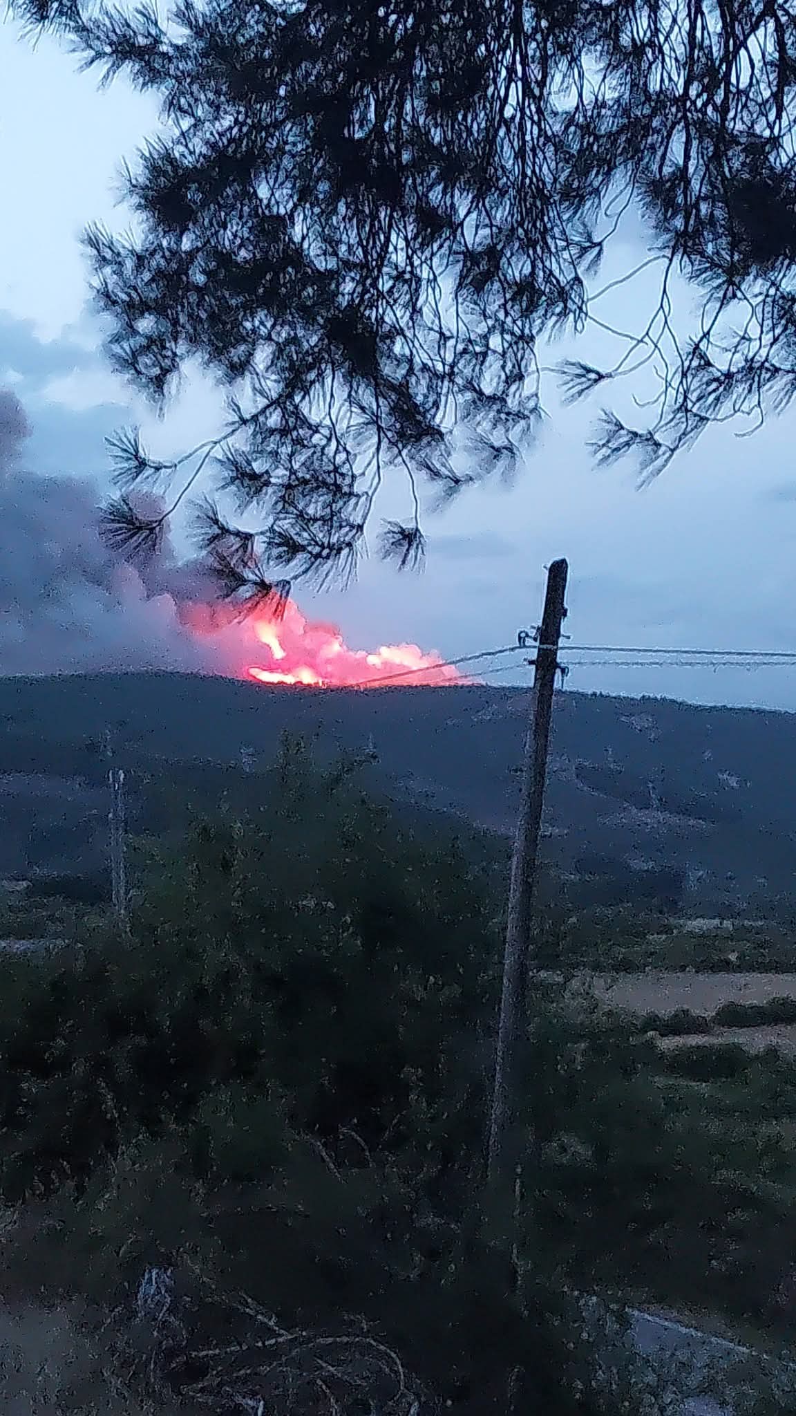 Fuego en Congosto iniciado por la noche.